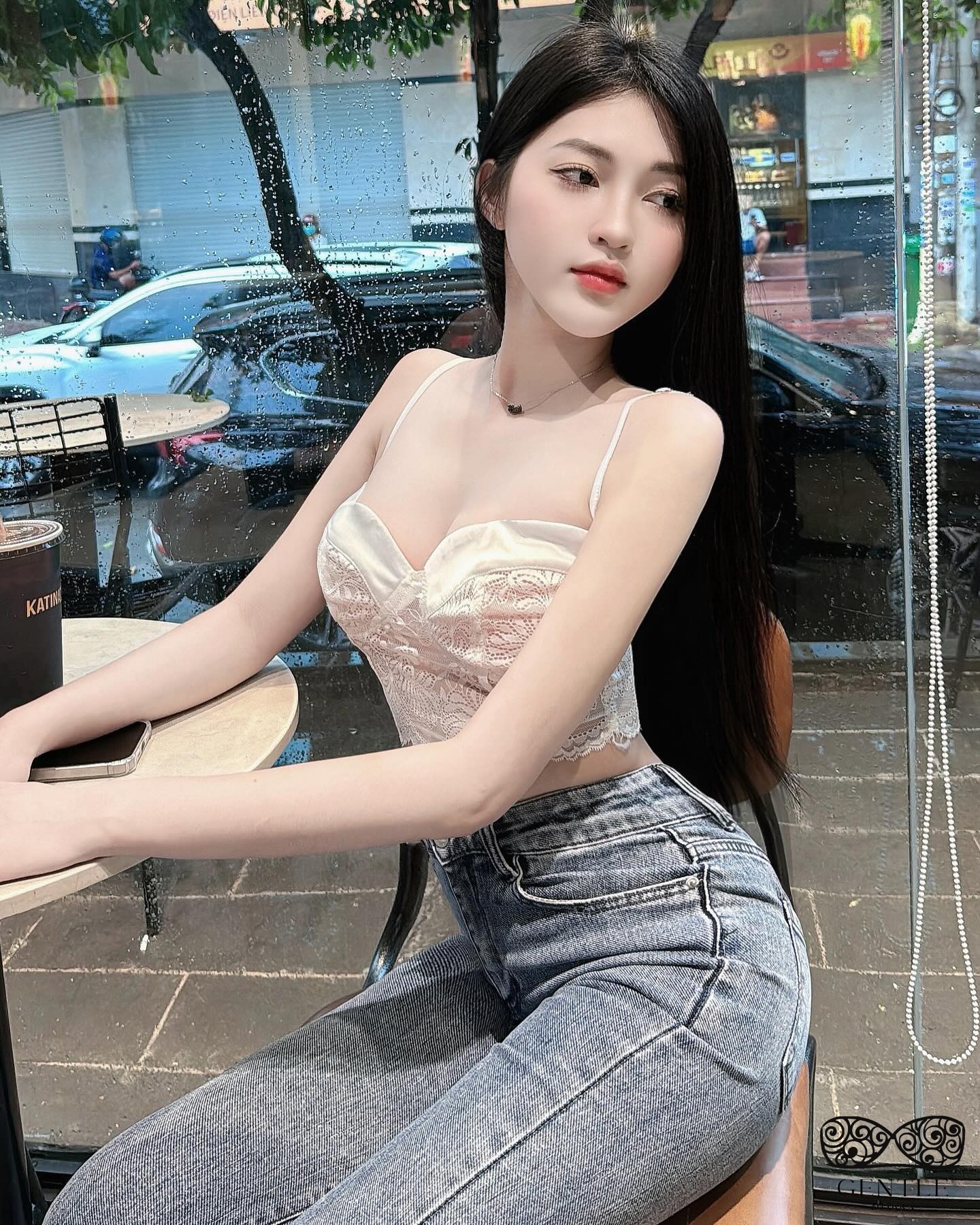 ảnh gái xinh mặc đồ thiếu vải hở ngực