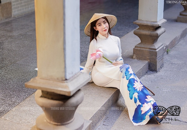 888+ ảnh áo dài sexy gây nức lòng thanh niên xứ Đông Lào 17 ảnh áo dài sexy