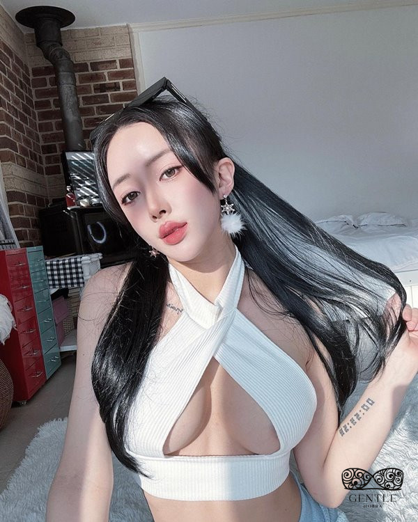 ảnh gái xinh tóc dài quyến rũ