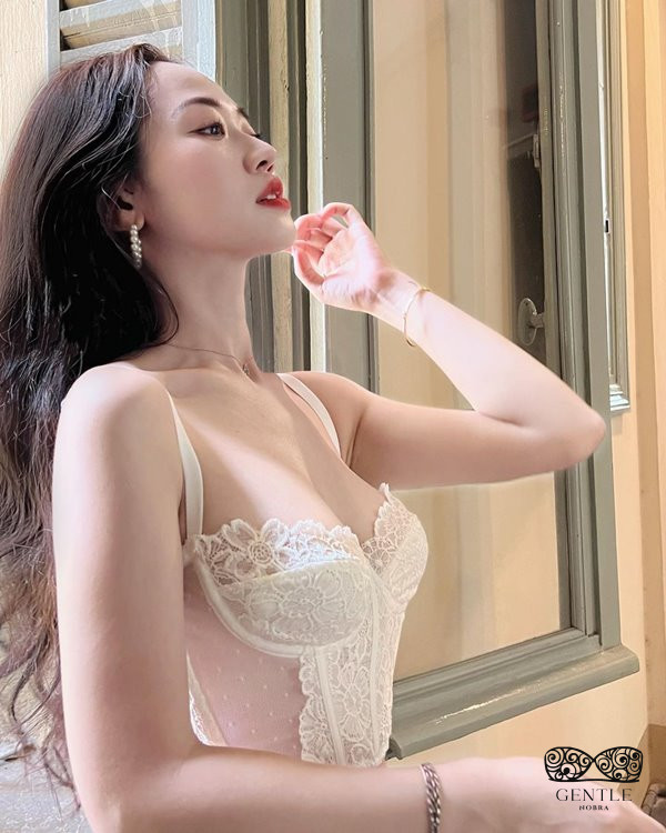 ảnh gái xinh tóc dài quyến rũ