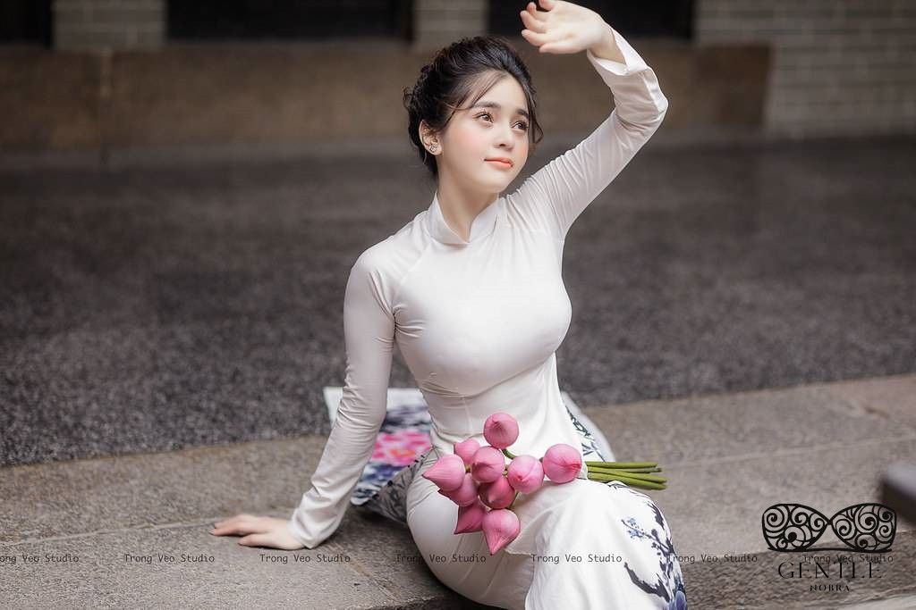 áo dài xuyên thấu không nội y