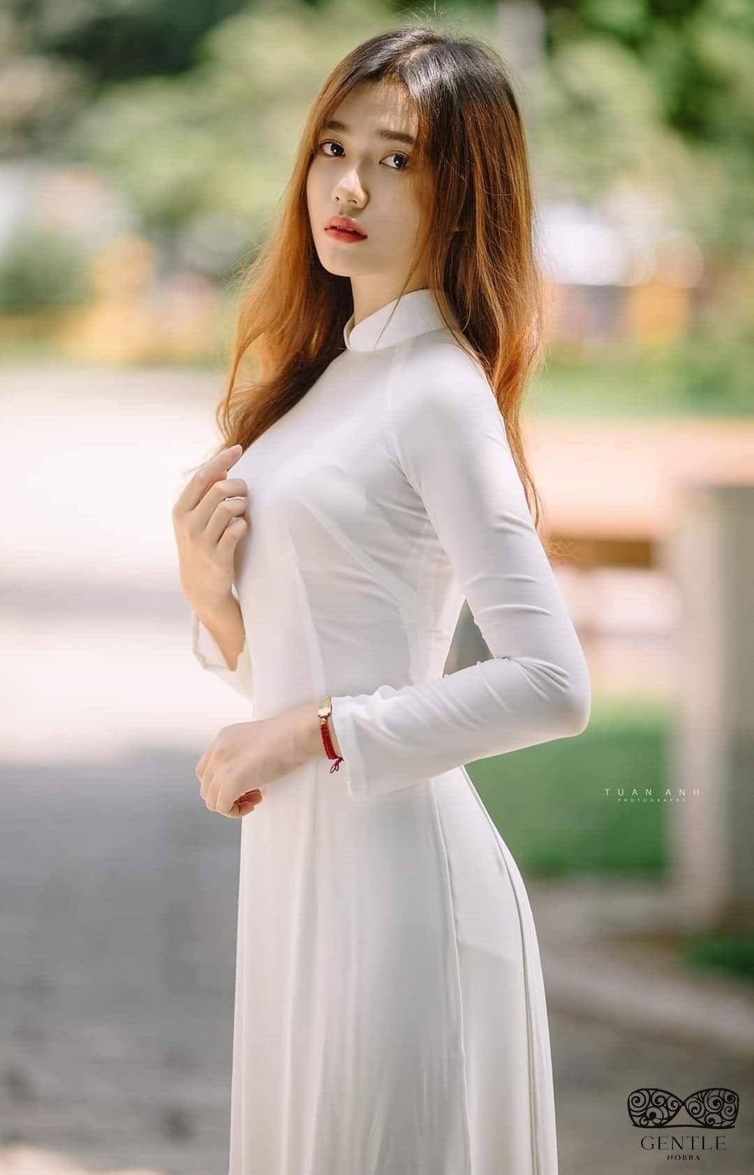 áo dài xuyên thấu không nội y