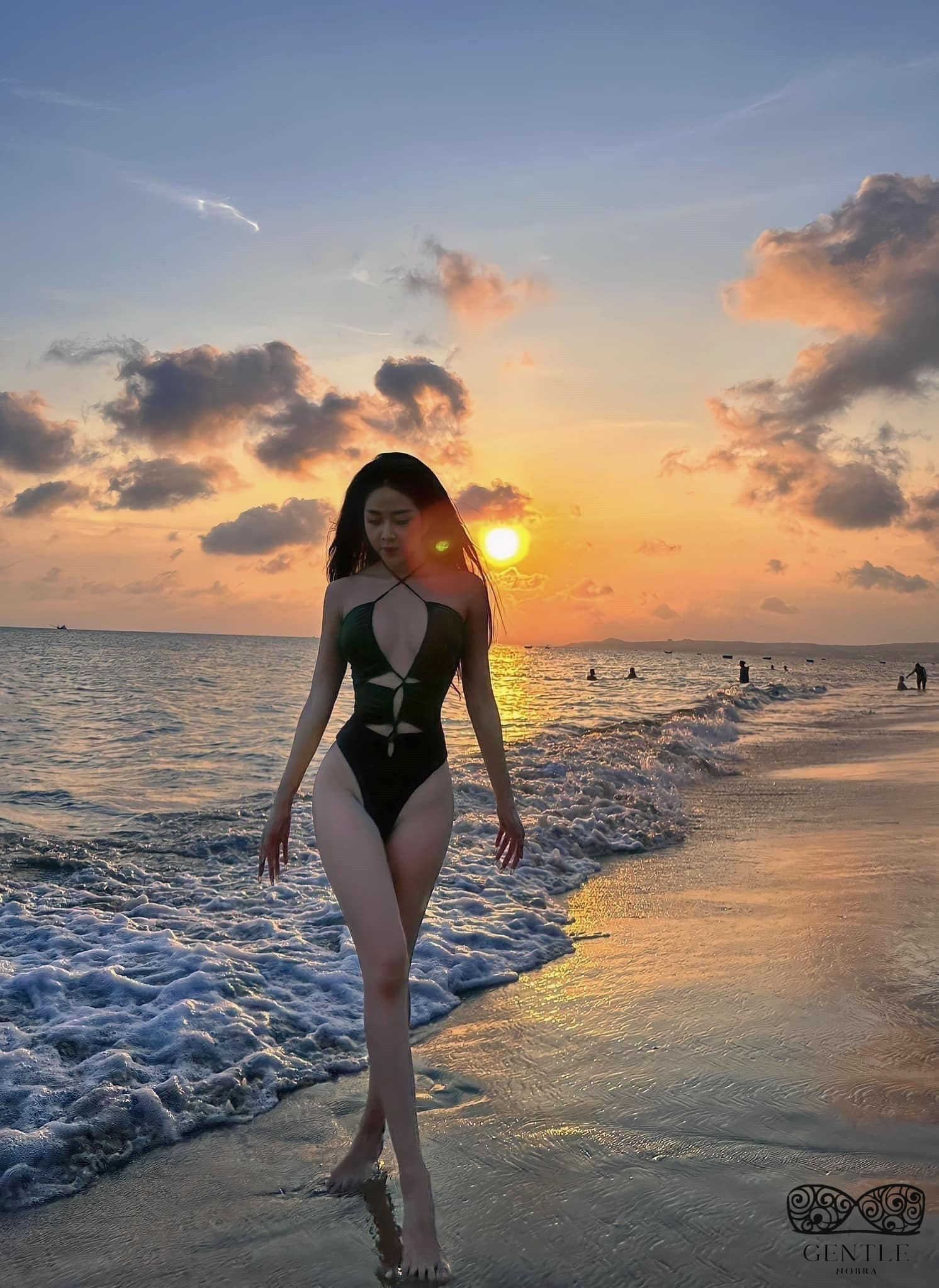 bikini xuyên thấu