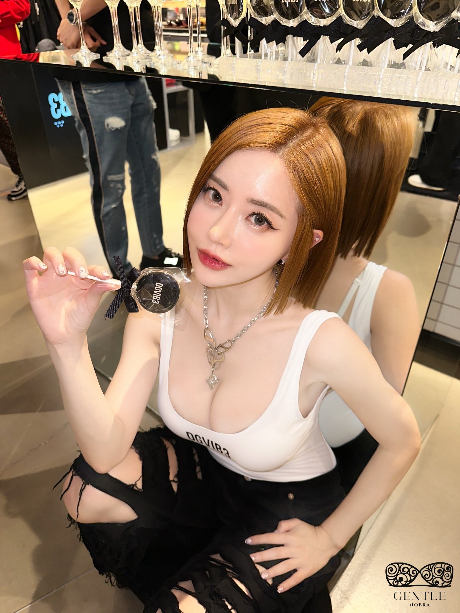 Lộ ảnh DJ Soda Nude khoe vòng 1 khủng không che nóng bỏng 41 dj soda lộ hàng khủng