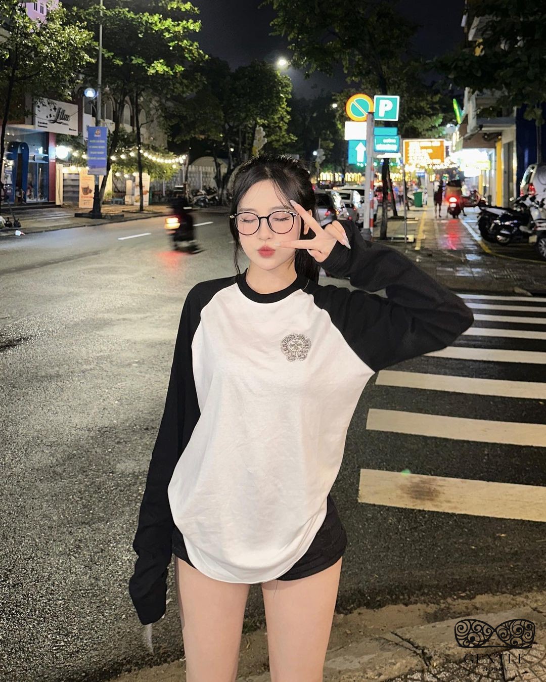 ảnh gái xinh đeo kính ngầu