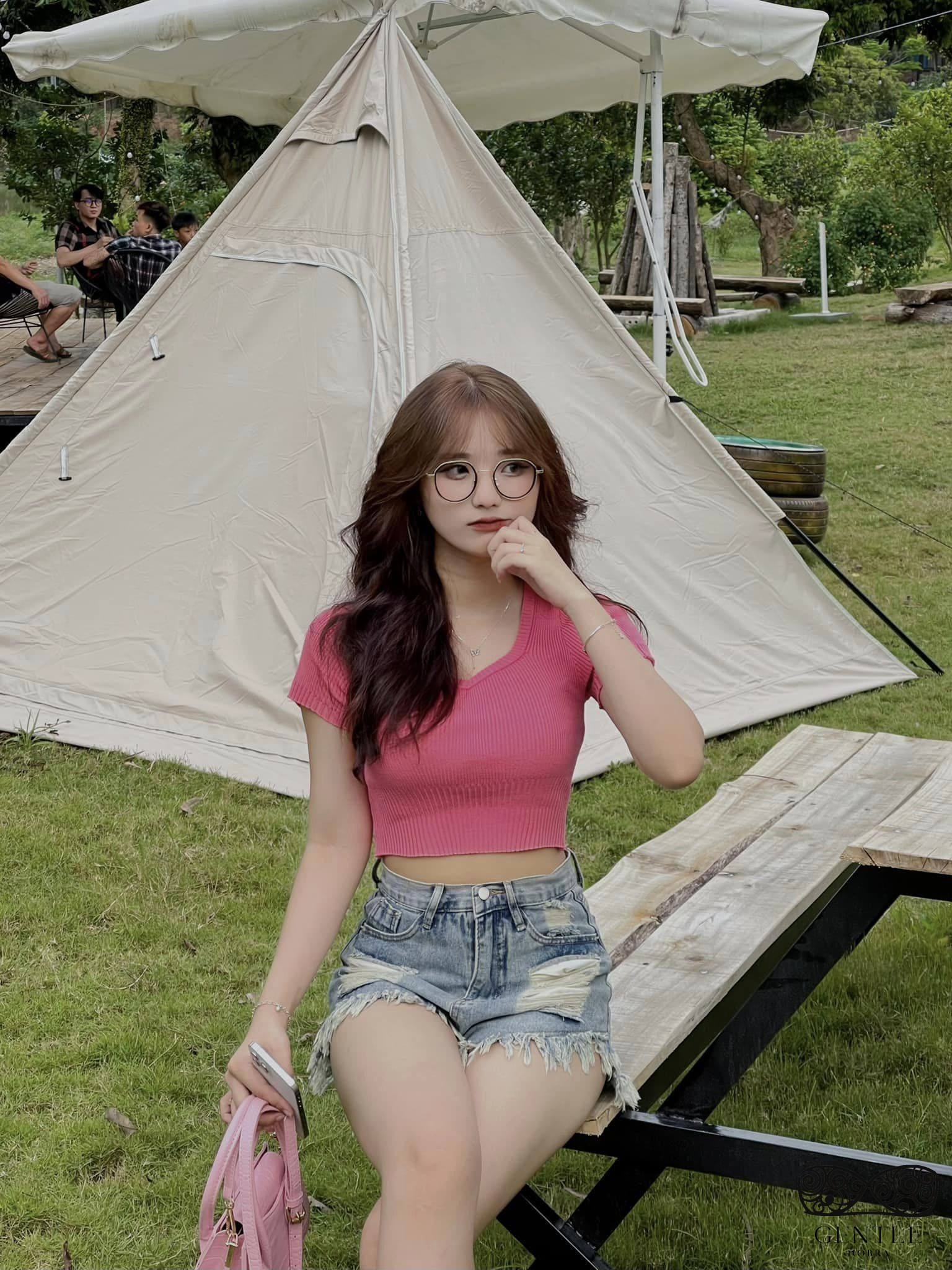 ảnh gái xinh đeo kính dễ thương 2