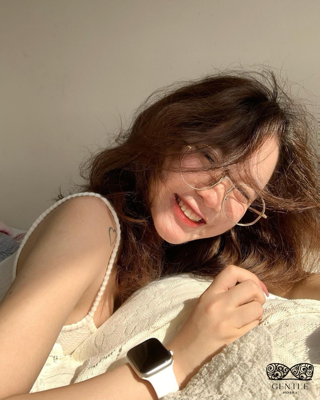 ảnh gái xinh đeo kính 2k7 dễ thương cute