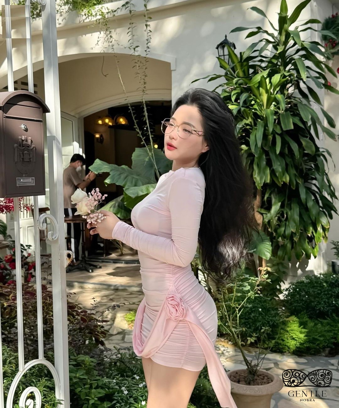 ảnh gái xinh đeo kính 4