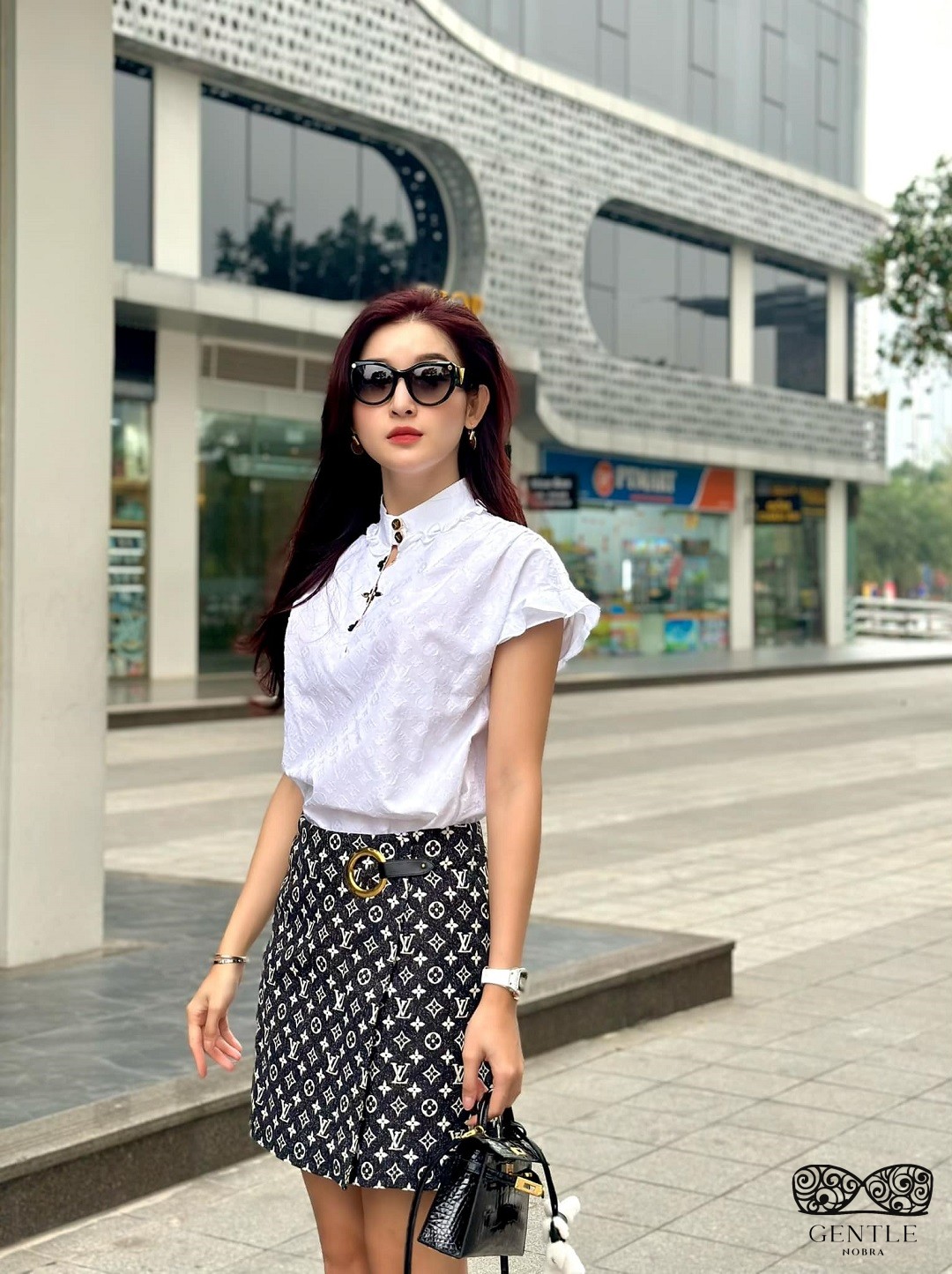 88+ Ảnh Á Hậu Huyền My Bikini Xẻ Sâu Khoe Dáng Hiếm Thấy 64 ảnh á hậu Huyền My giản dị dễ thương2