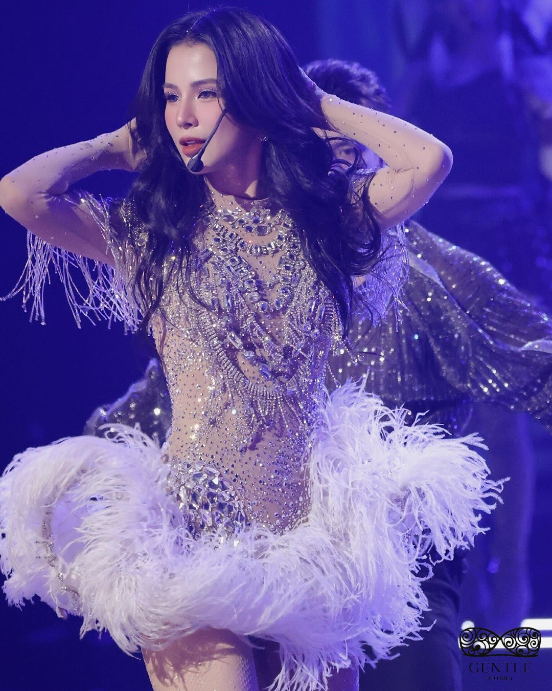 Diệp Lâm Anh show đạp gió rẽ sóng4