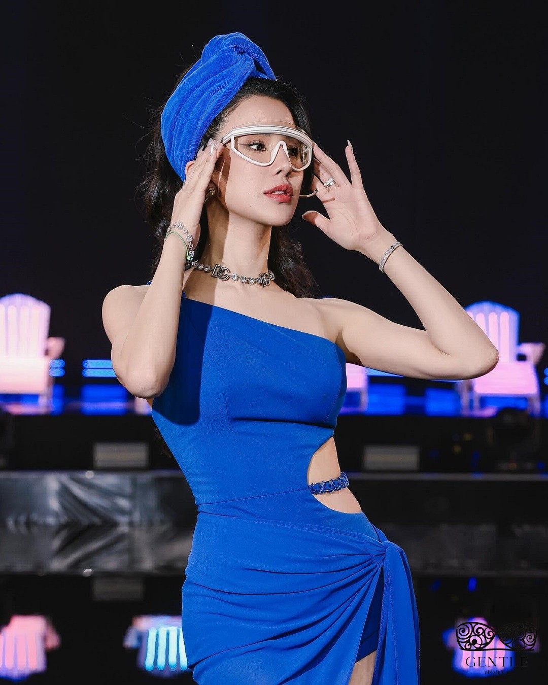 Diệp Lâm Anh show đạp gió rẽ sóng 3