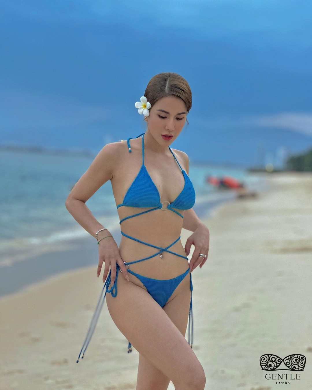 diệp lâm anh mặc bikini
5