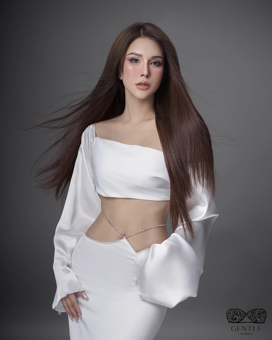 Diệp Lâm Anh sexy