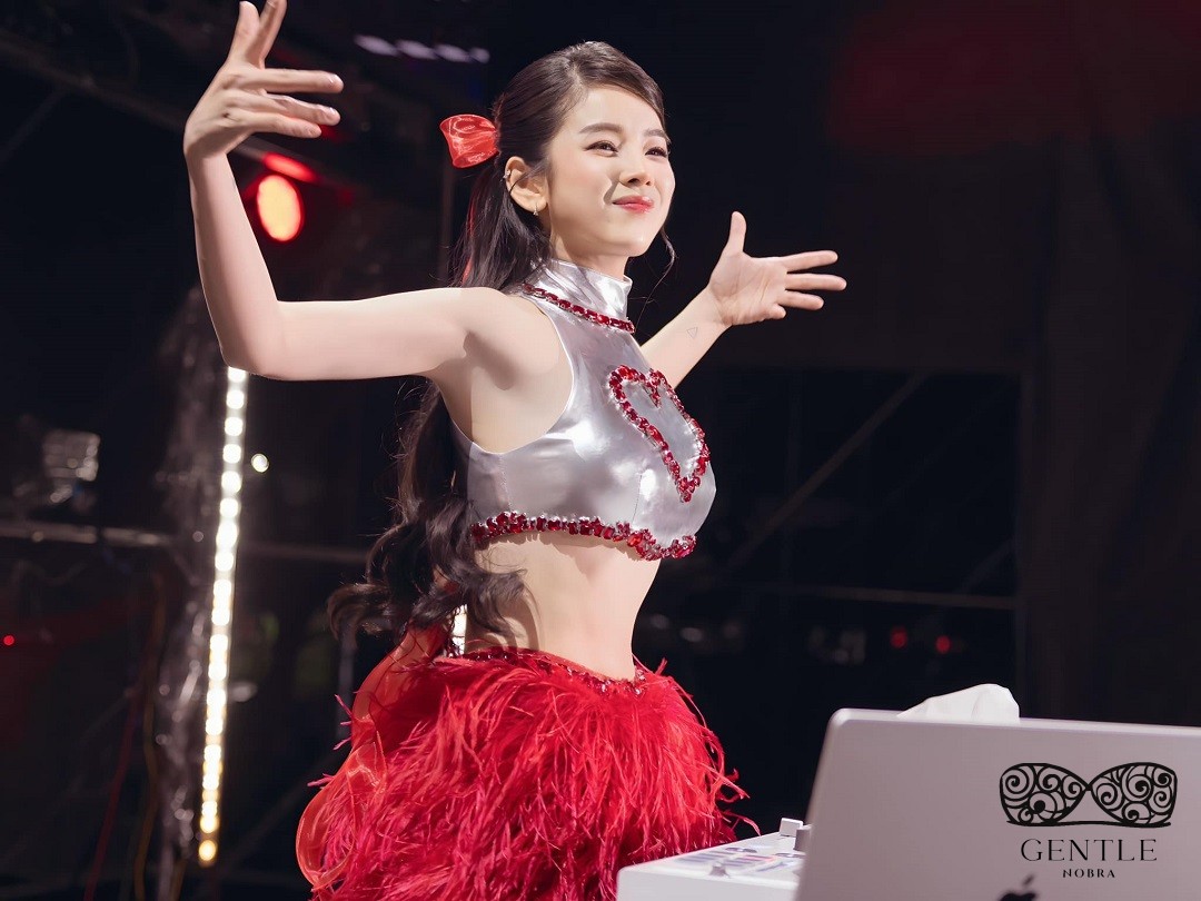 ảnh Dj trương tiểu my sexy 5