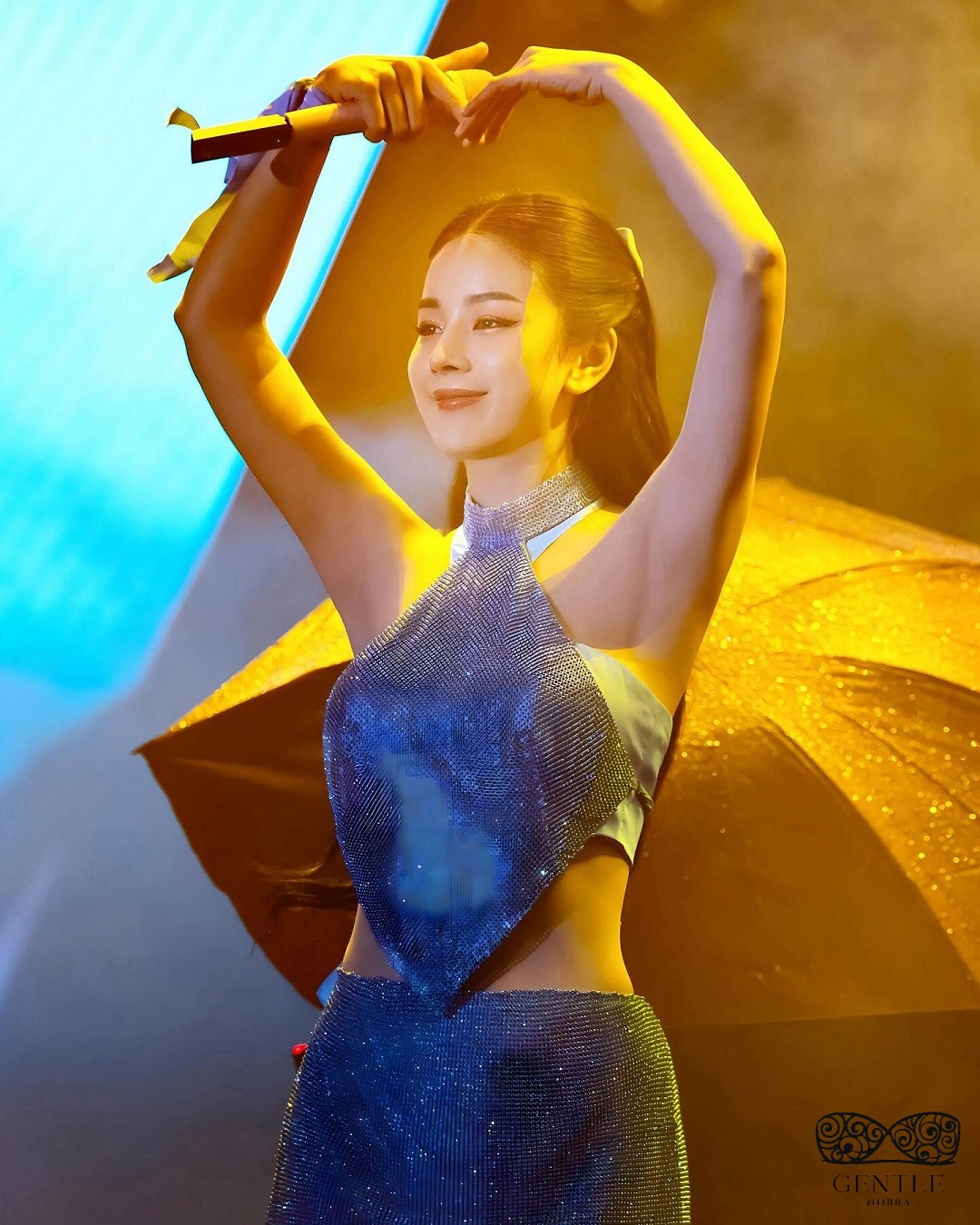 ảnh Dj trương tiểu my sexy khoe vòng 2 thon thả3