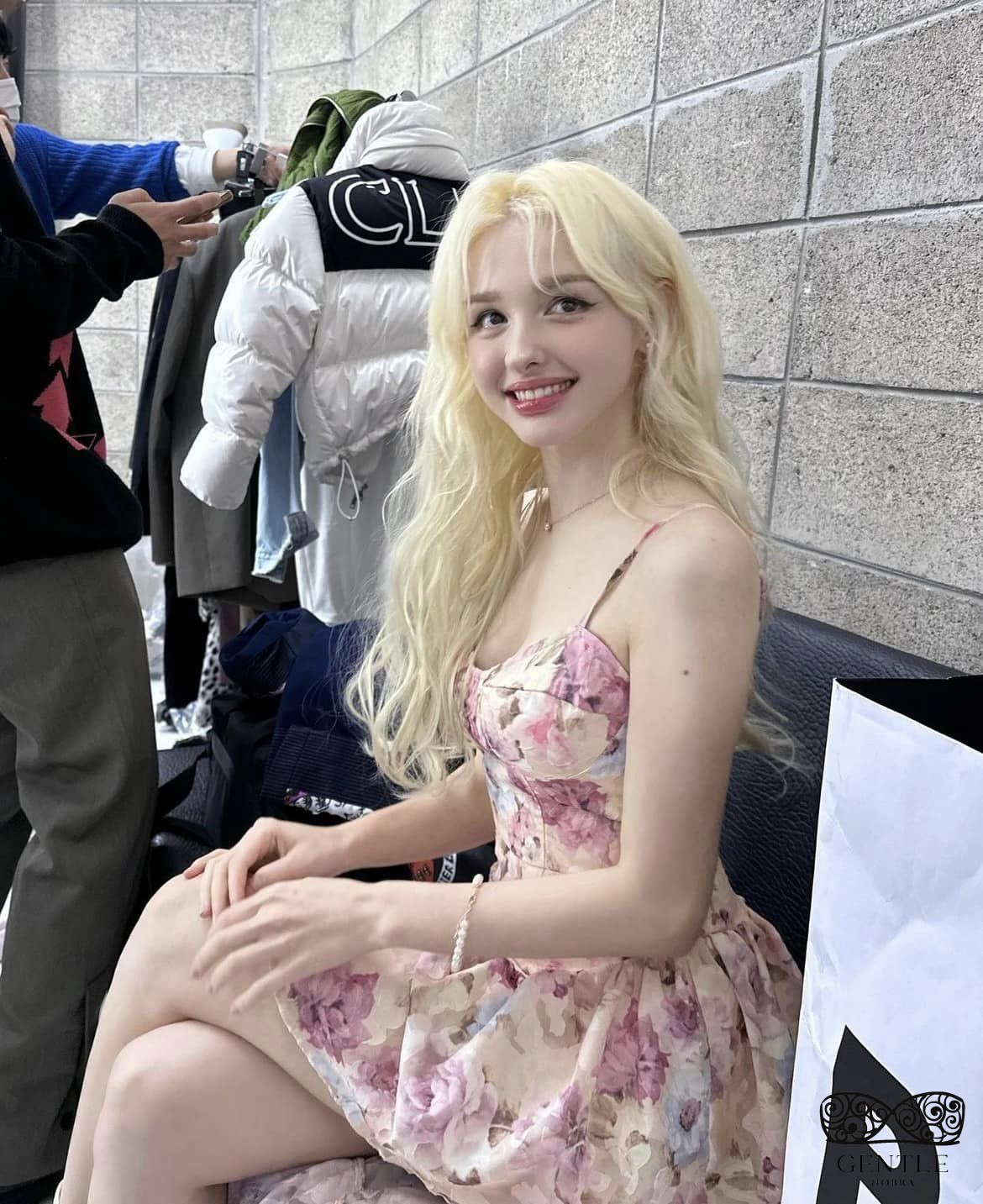 ảnh gái châu âu cute 