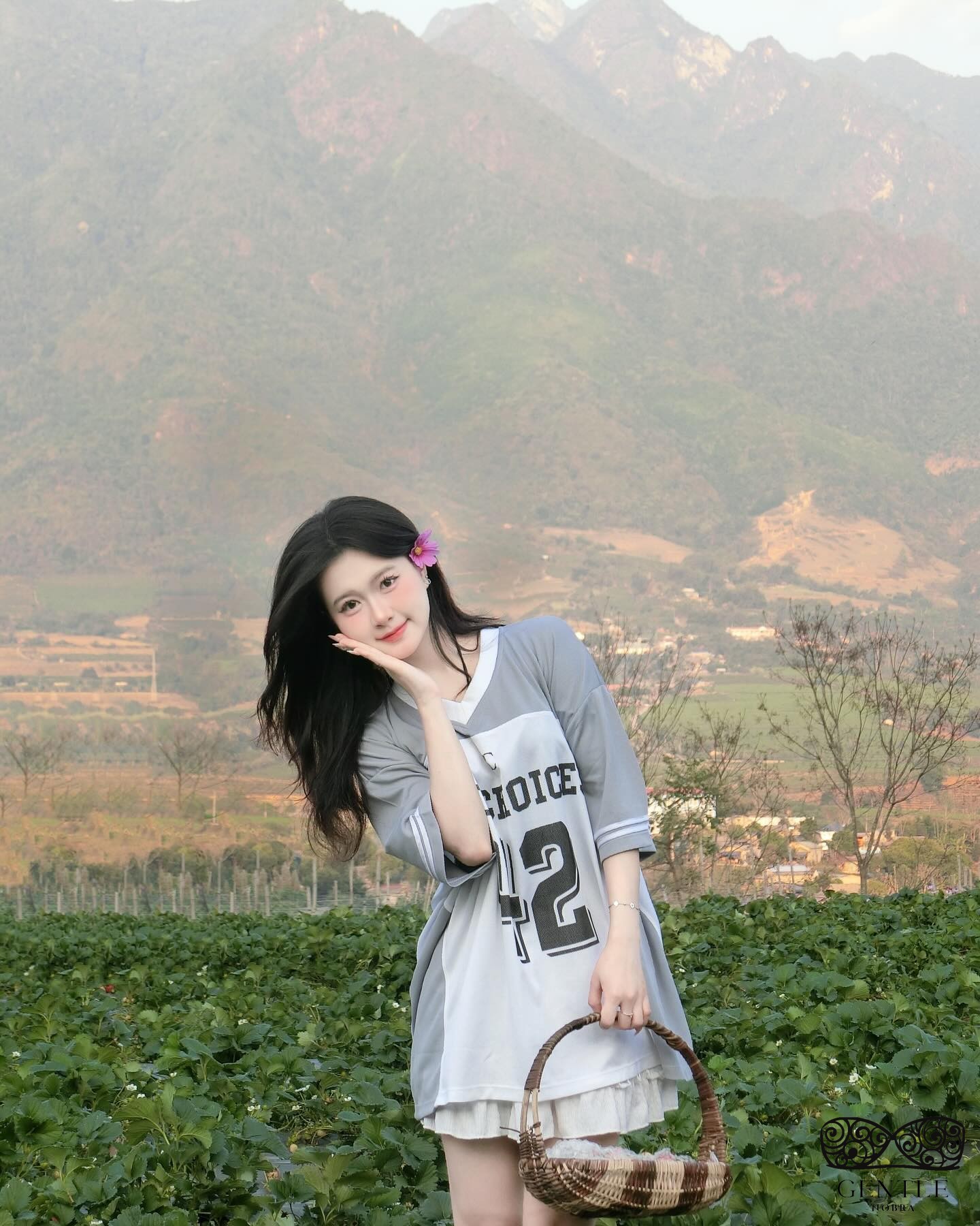 ảnh gái xinh chụp dáng cute