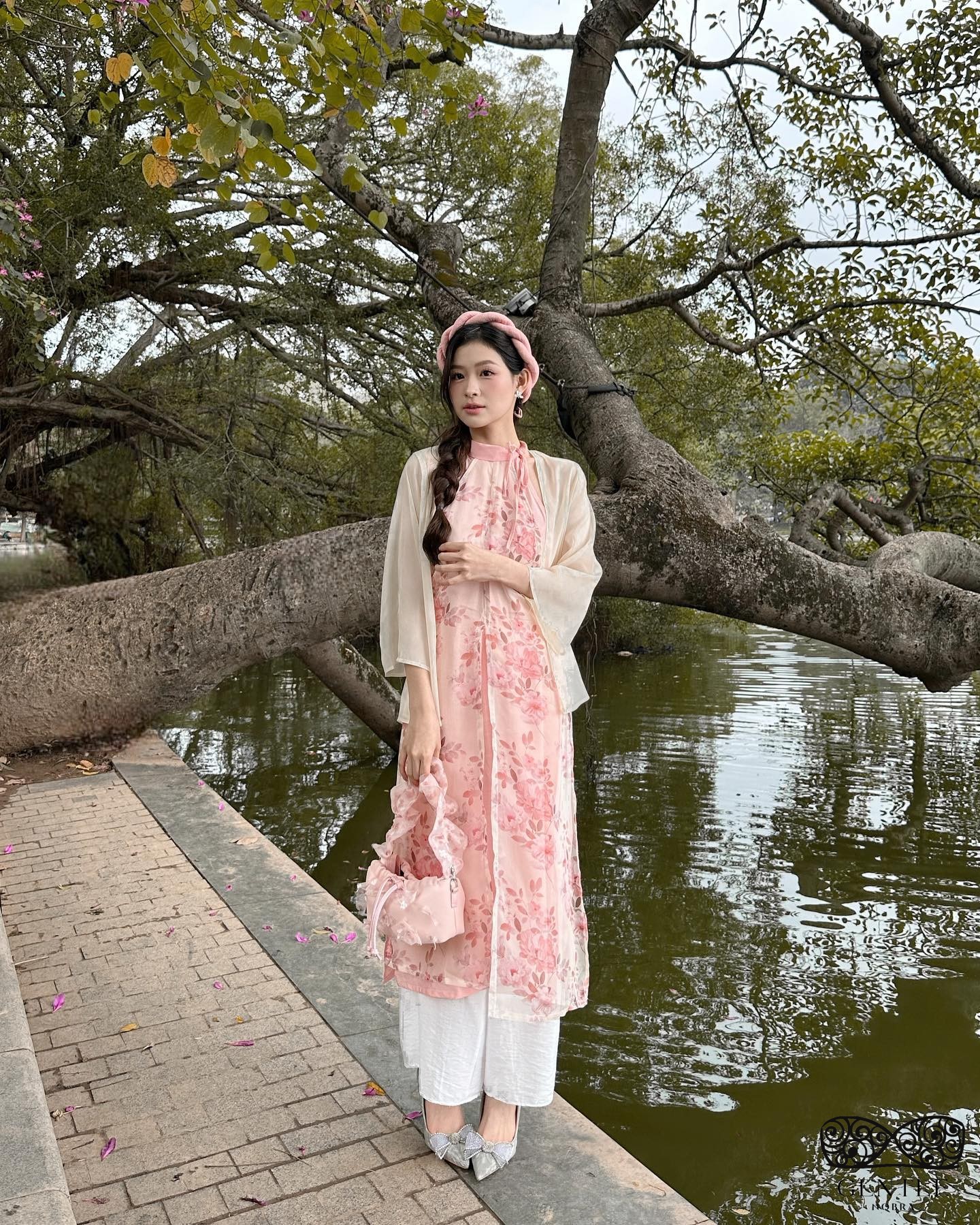 ảnh gái xinh chụp dáng dễ thương