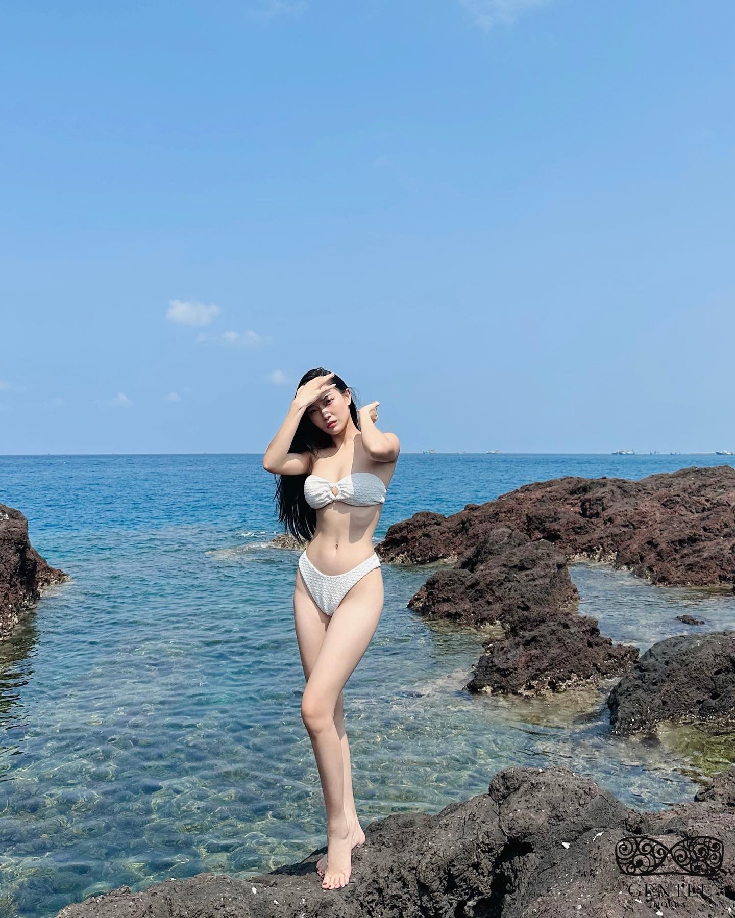 ảnh gái xinh chụp dáng bikini sexy