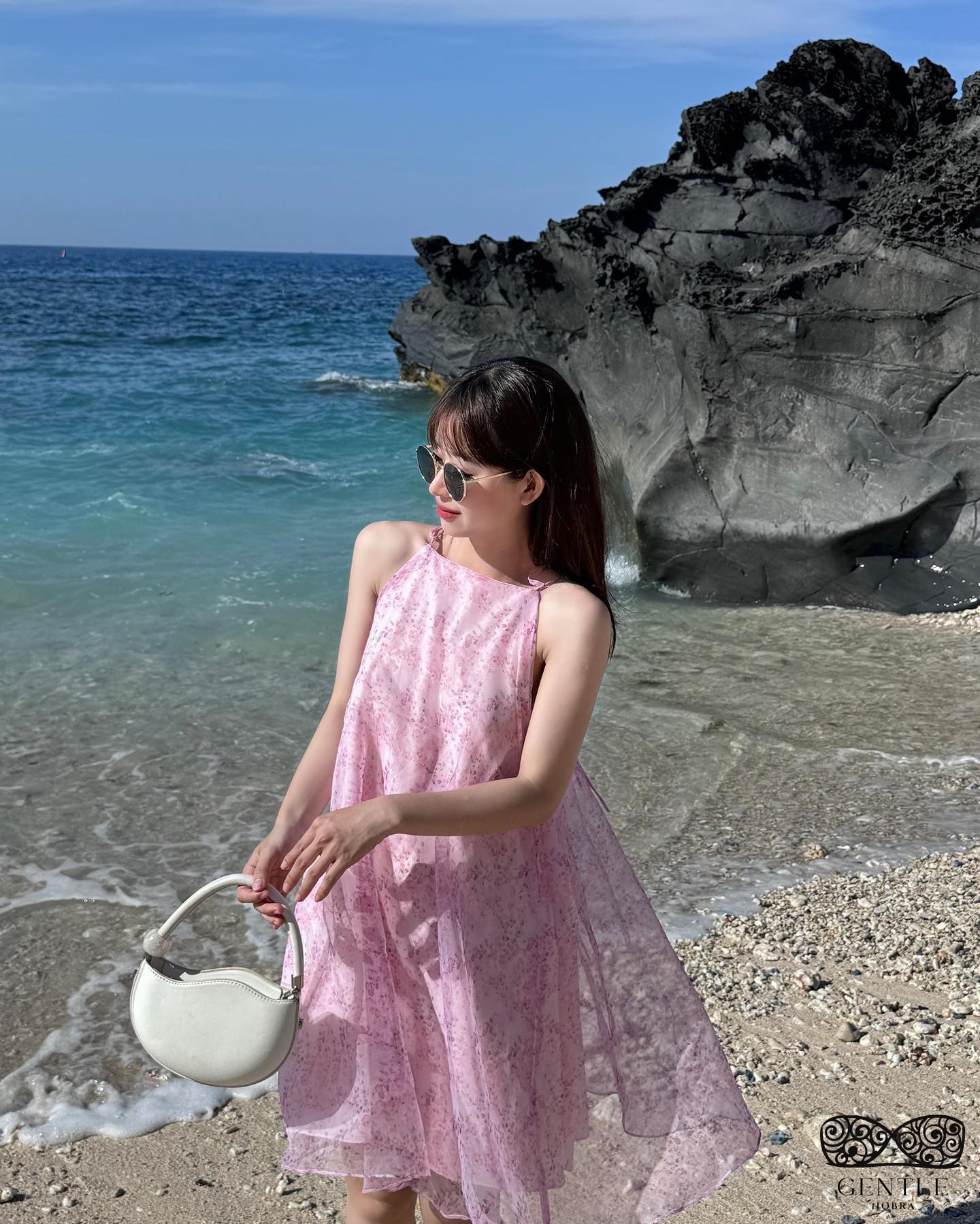 ảnh gái xinh chụp dáng 2