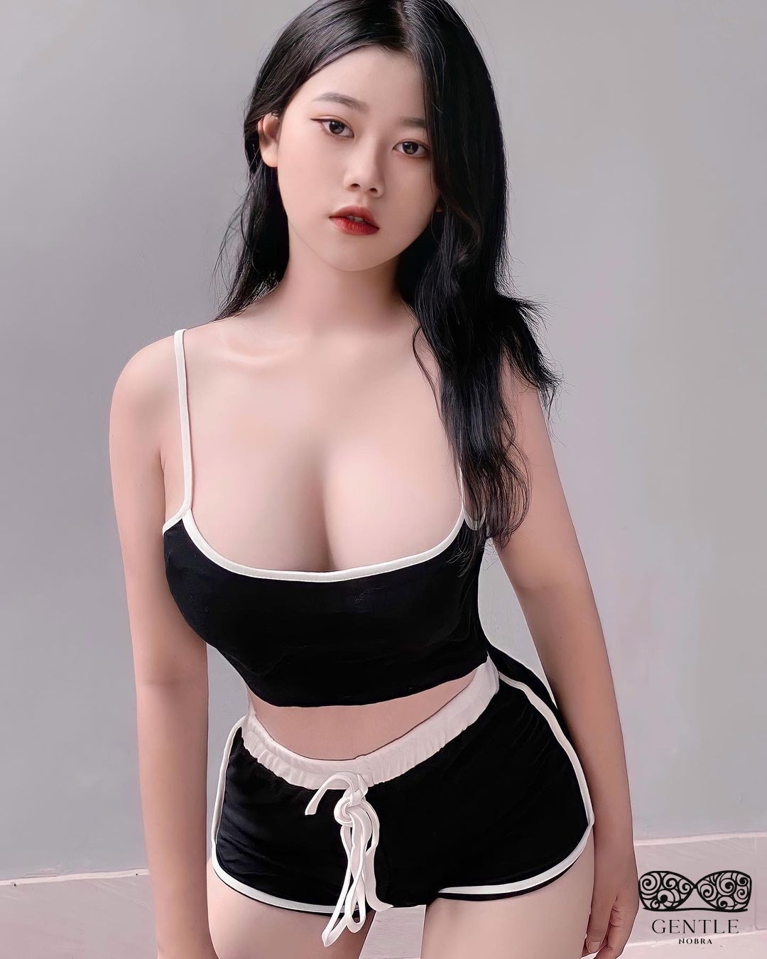 Tổng Hợp 66+ Ảnh Gái Xinh Show Vú Bỏng Mắt Không Che 29 gái xinh show vú 4