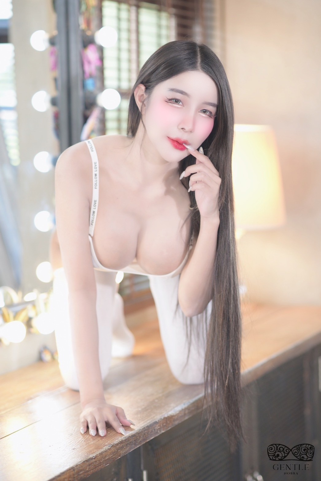 gái xinh thái lan nude