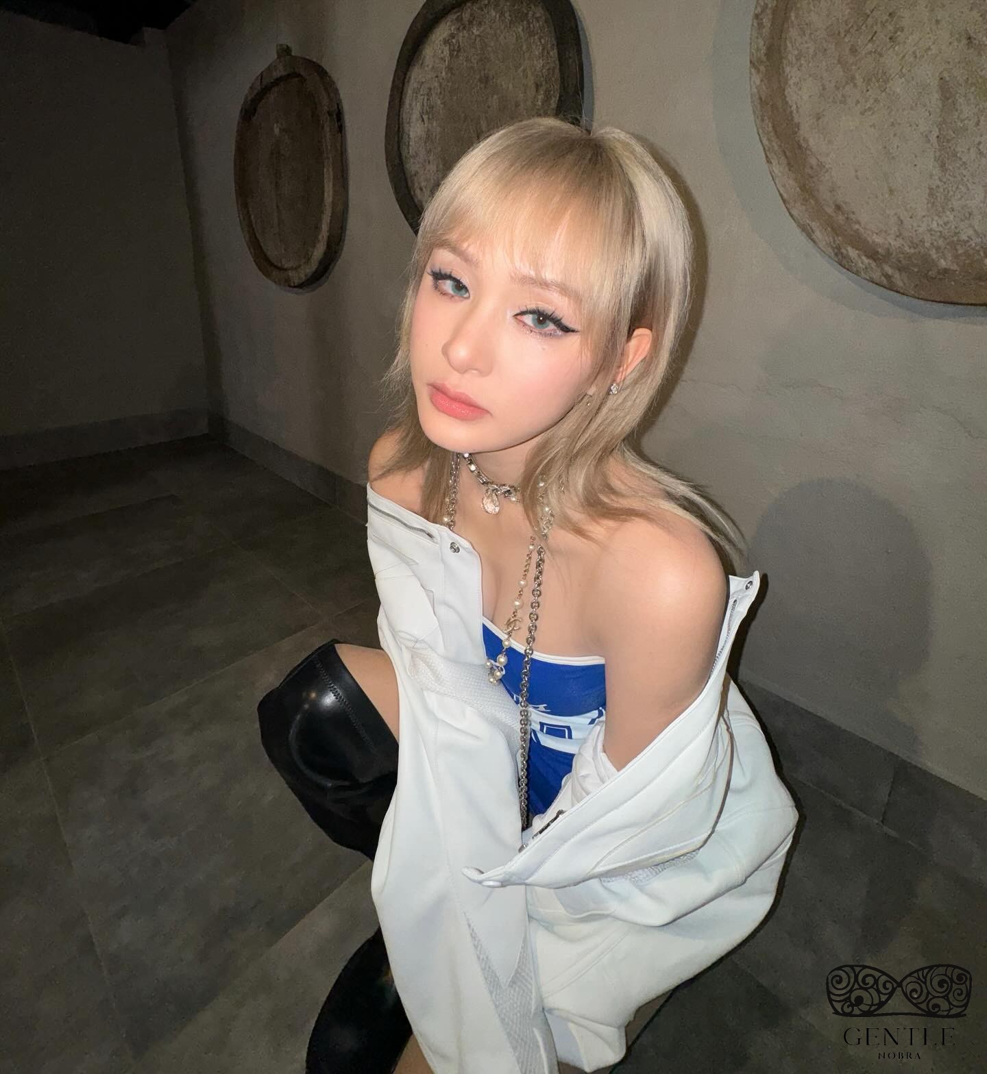 Tổng hợp 50+ ảnh ca sĩ Hiền Hồ bikini 1 mảnh sexy, gợi cảm nhất 2 ảnh ca sĩ hiền hồ 2