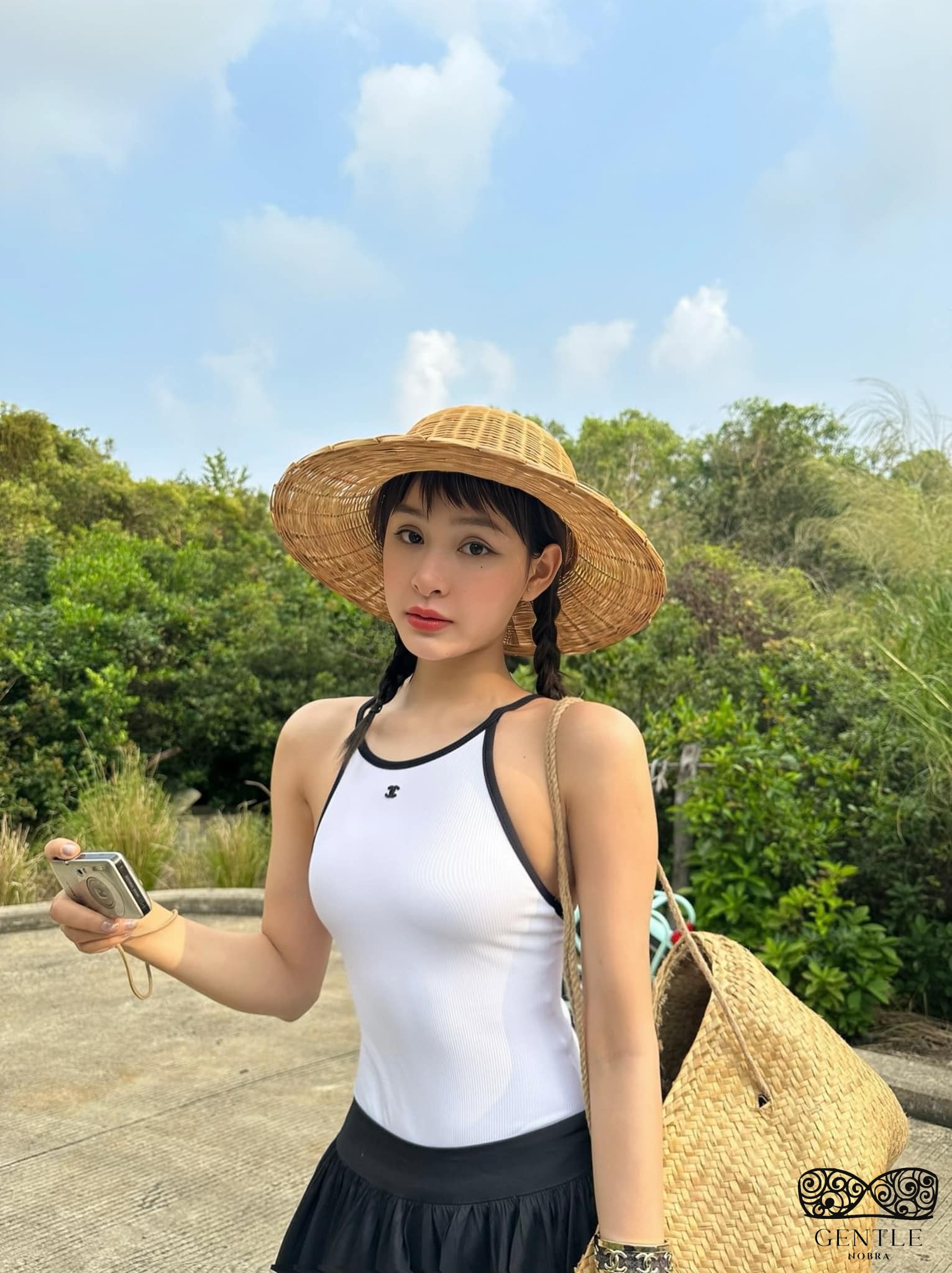 Tổng hợp 50+ ảnh ca sĩ Hiền Hồ bikini 1 mảnh sexy, gợi cảm nhất 4 ảnh ca sĩ hiền hồ 5