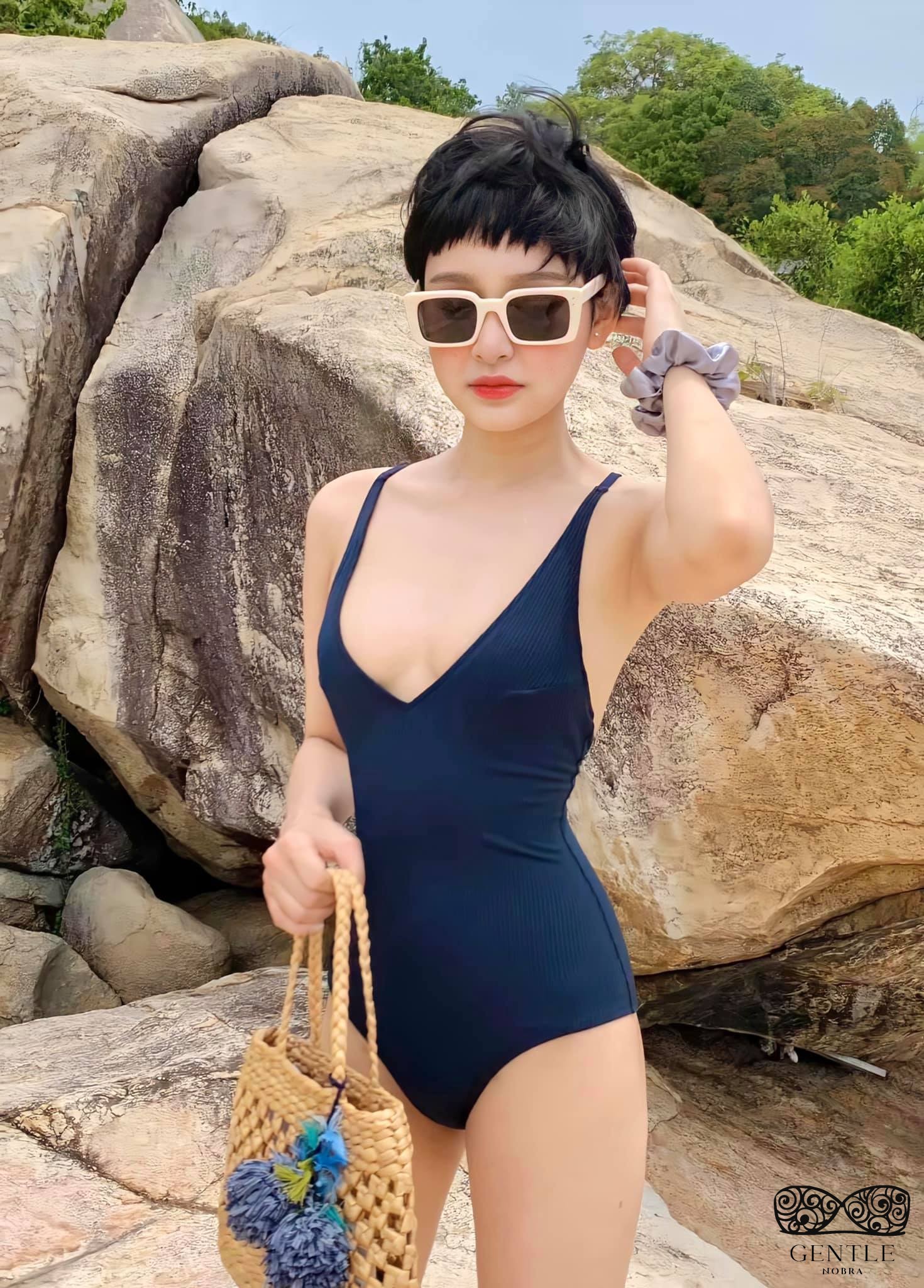 Tổng hợp 50+ ảnh ca sĩ Hiền Hồ bikini 1 mảnh sexy, gợi cảm nhất 33 hình ảnh hiền hồ ca sĩ bikini