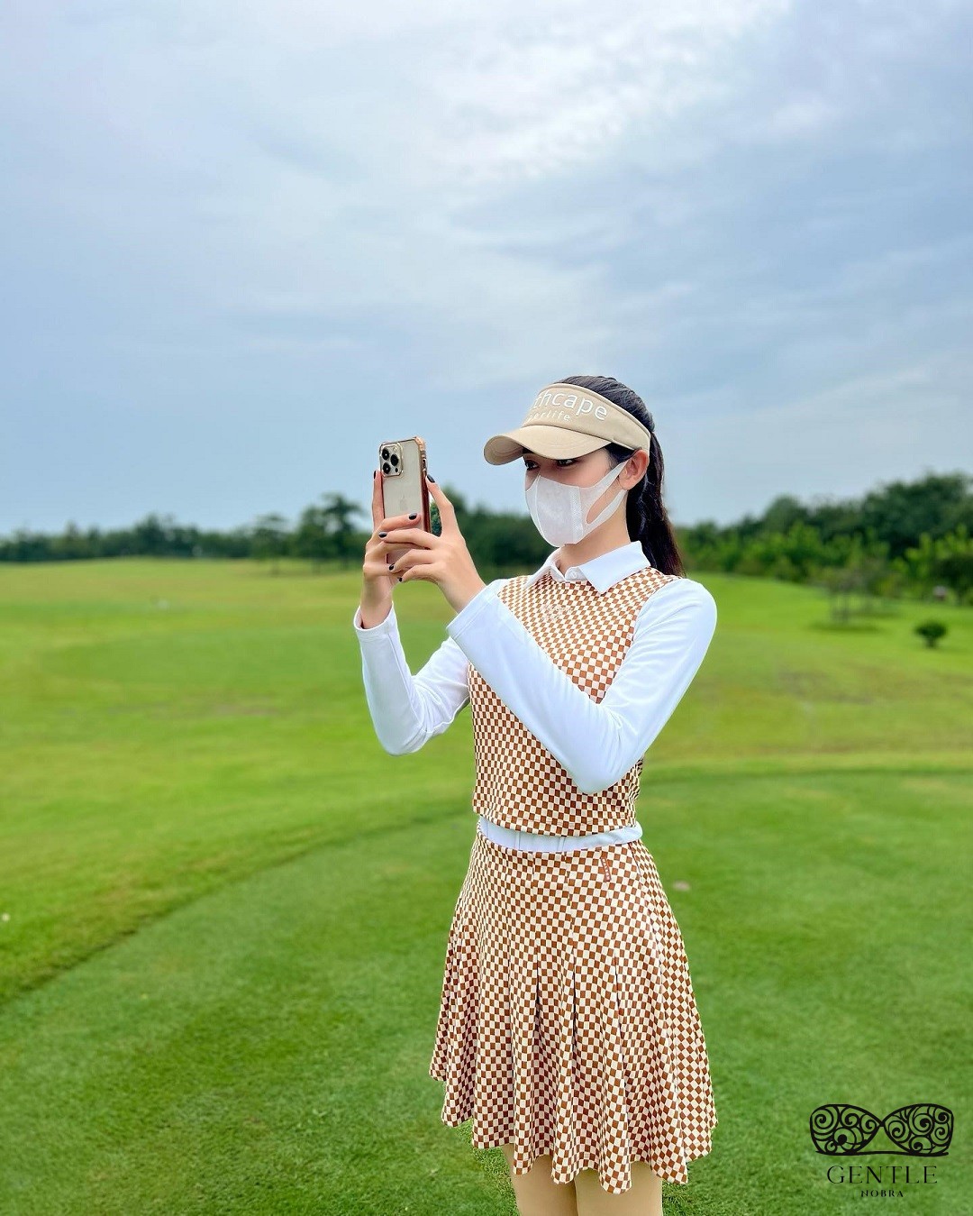 88+ Ảnh Á Hậu Huyền My Bikini Xẻ Sâu Khoe Dáng Hiếm Thấy 68 ảnh á hậu Huyền My giản dị3