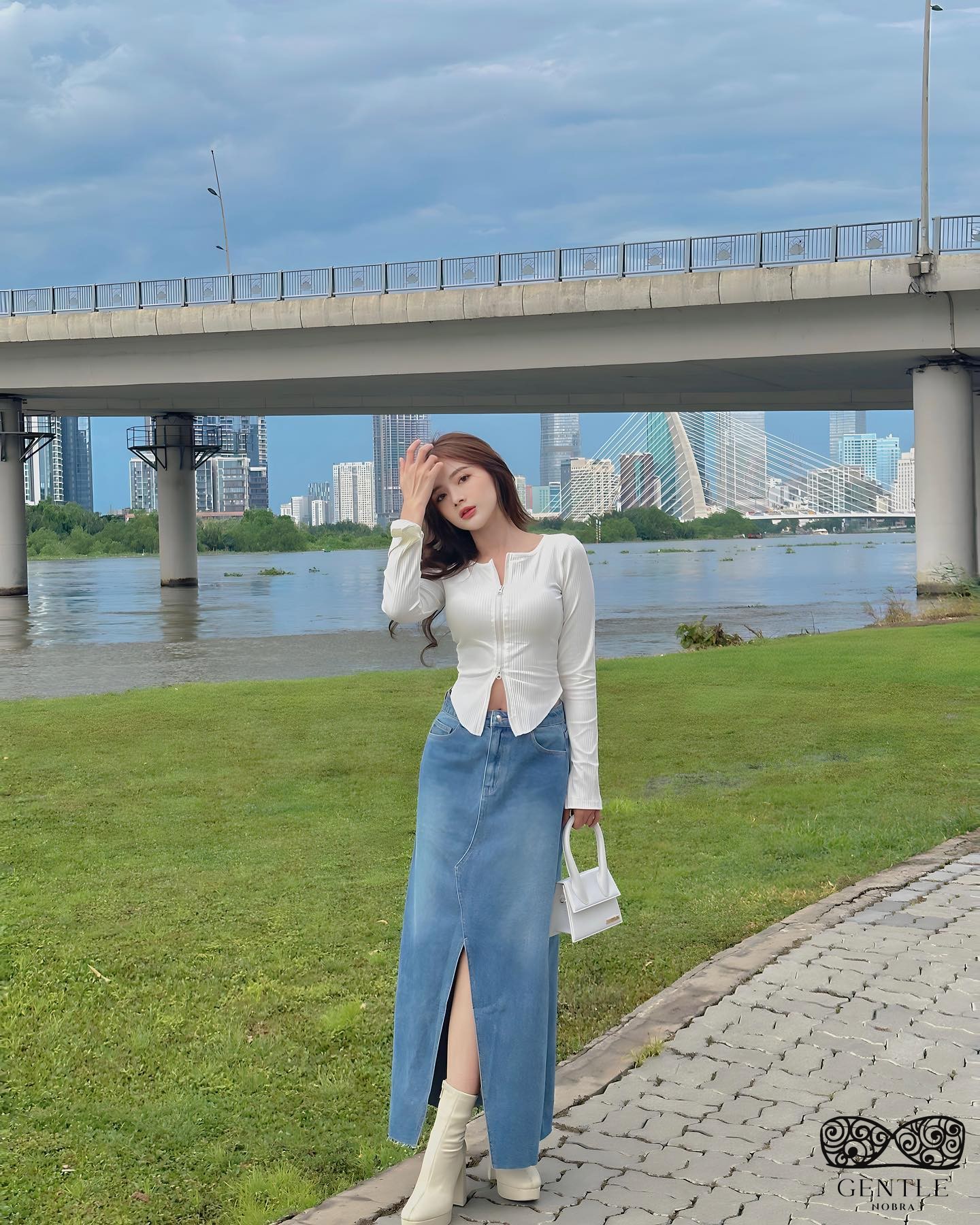 ảnh lê lý lan hương Faptv sexy 4