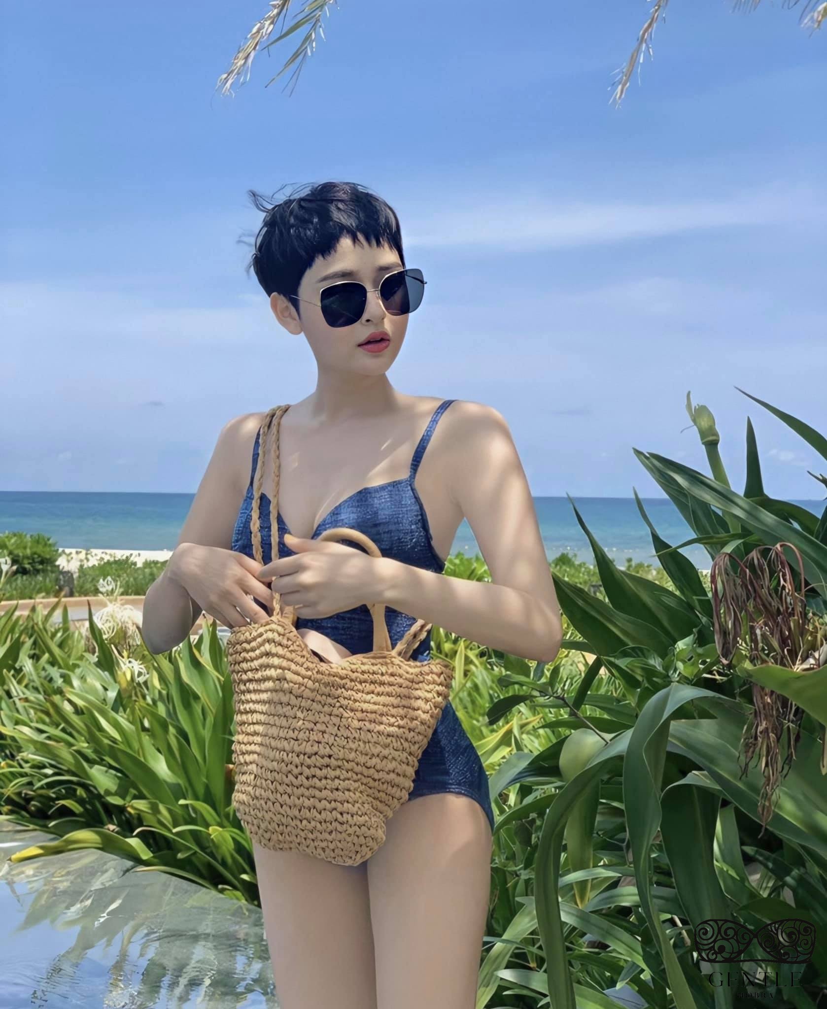 Tổng hợp 50+ ảnh ca sĩ Hiền Hồ bikini 1 mảnh sexy, gợi cảm nhất 35 hiền hồ ca sĩ bikini 2