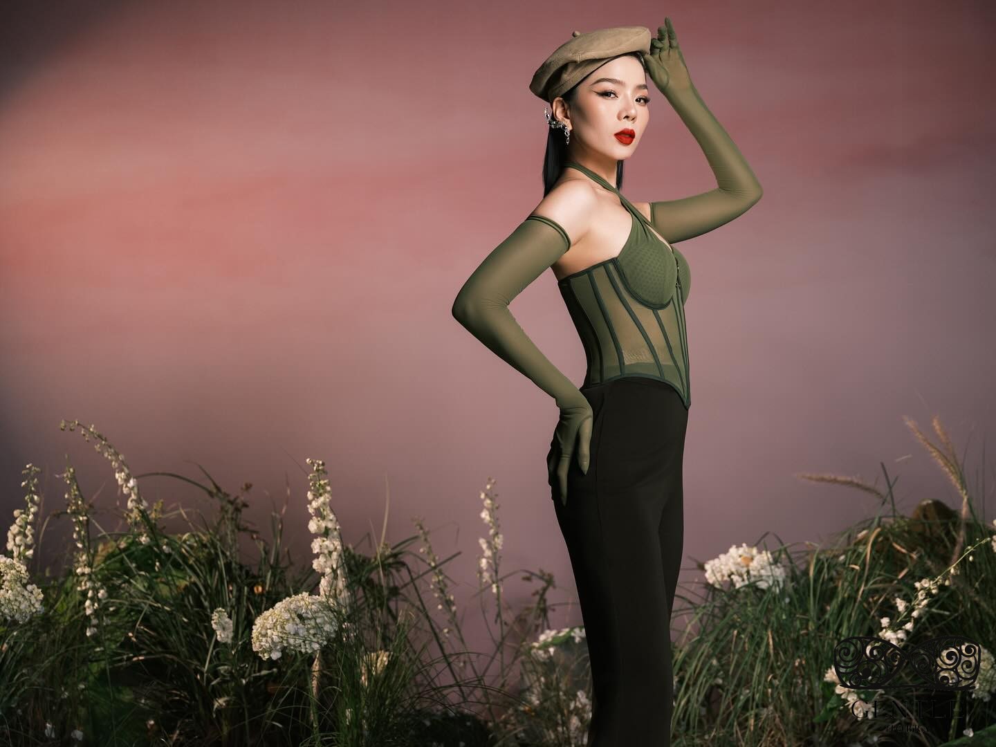 ảnh ca sĩ Lệ Quyên sexy5