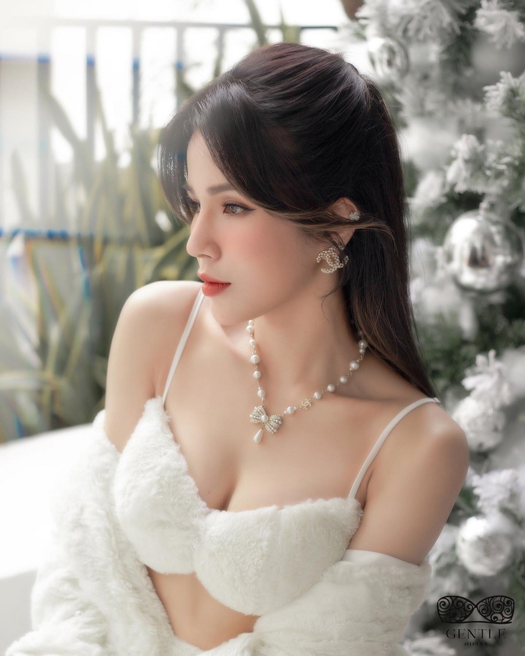 Diệp Lâm Anh sexy4