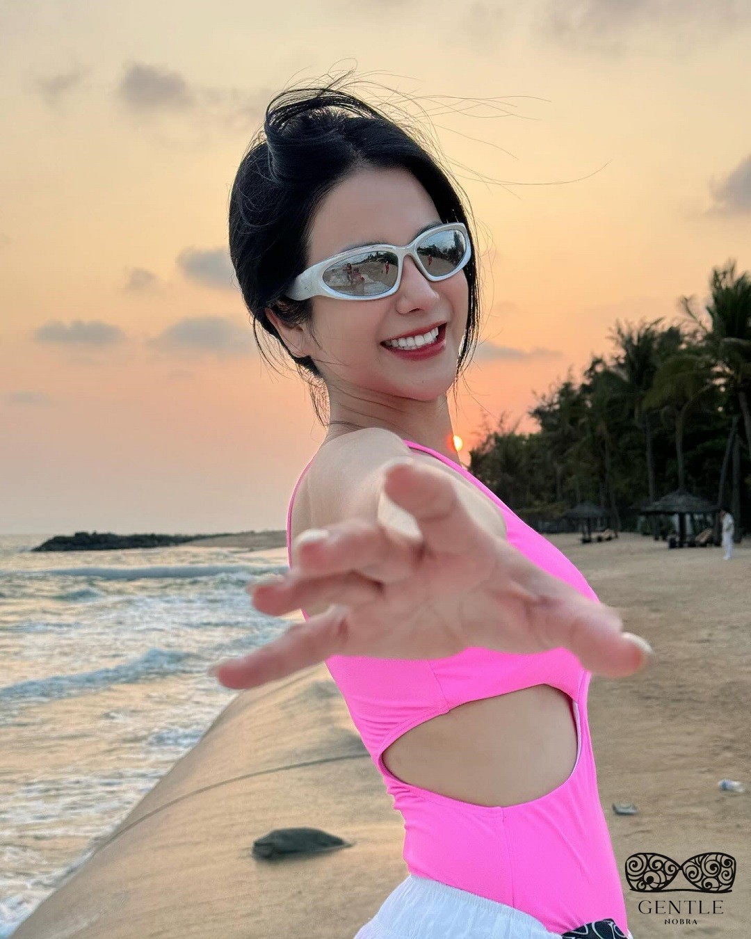 bikini diệp lâm anh 4