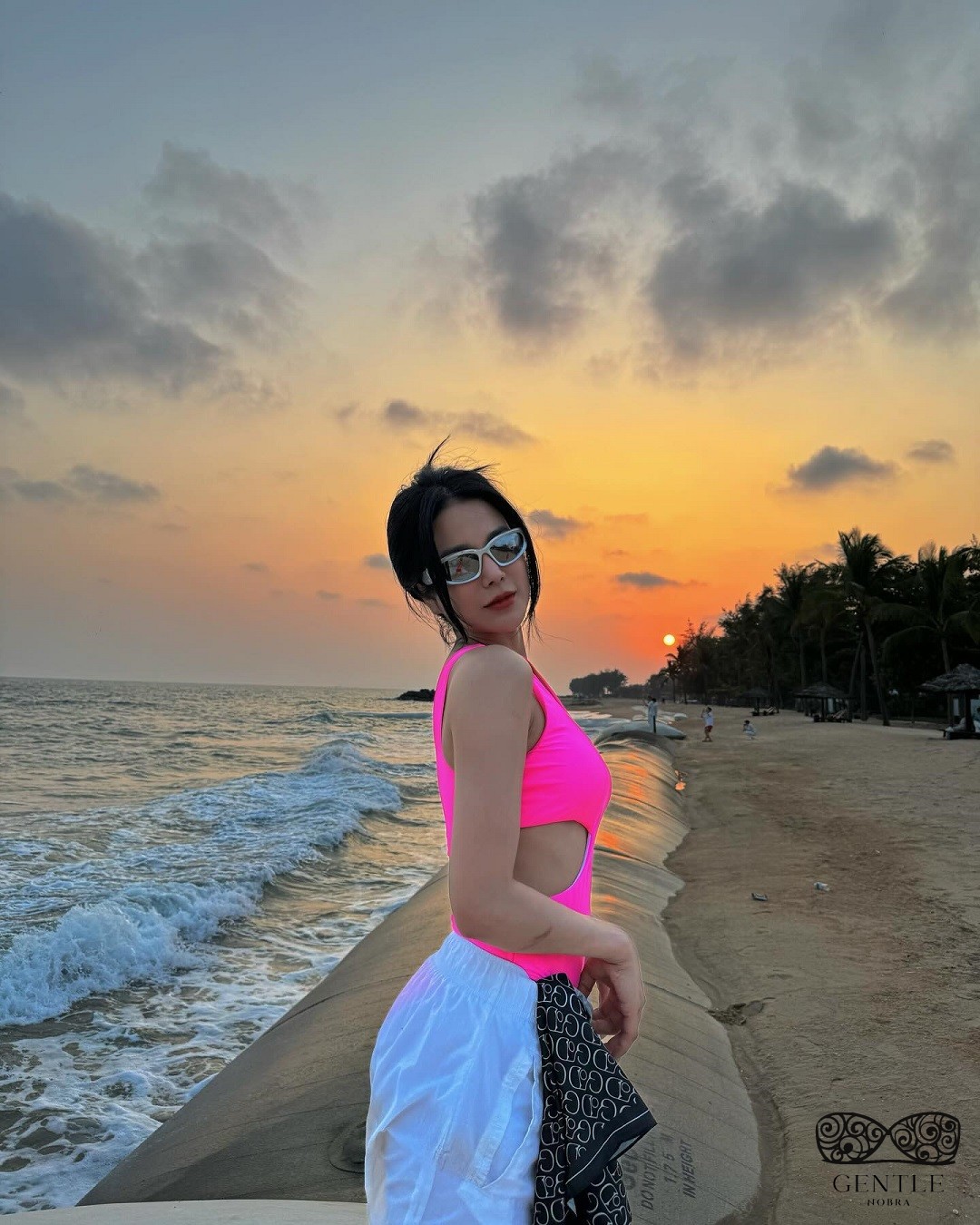 bikini diệp lâm anh3