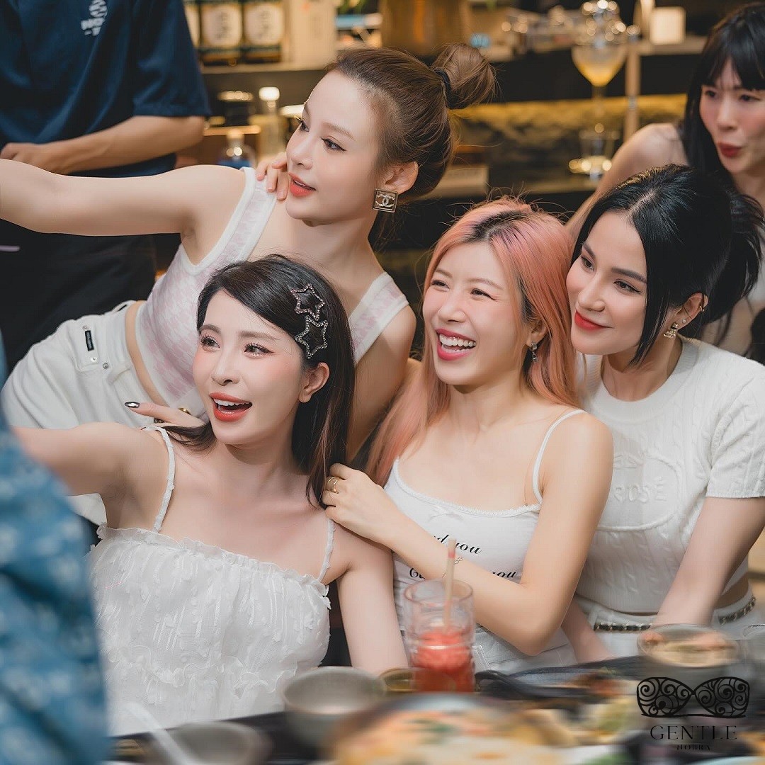 90+ Ảnh Diễn Viên Diệp Lâm Anh Bikini Gợi Cảm Khoe Dáng Nuột Nà 49 chị đẹp Diệp Lâm Anh đạp gió rẽ sóng