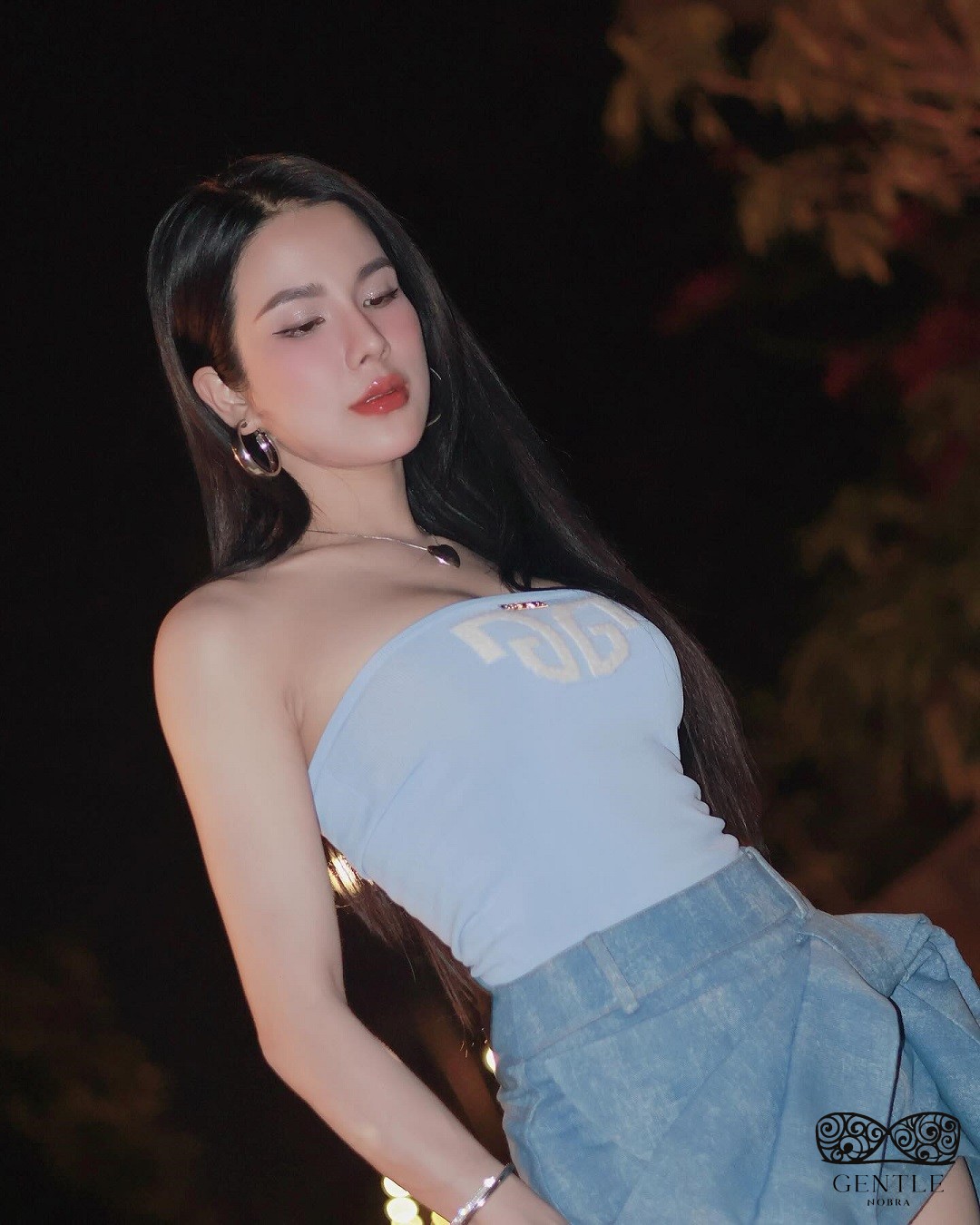 ảnh Diệp Lâm Anh sexy 2