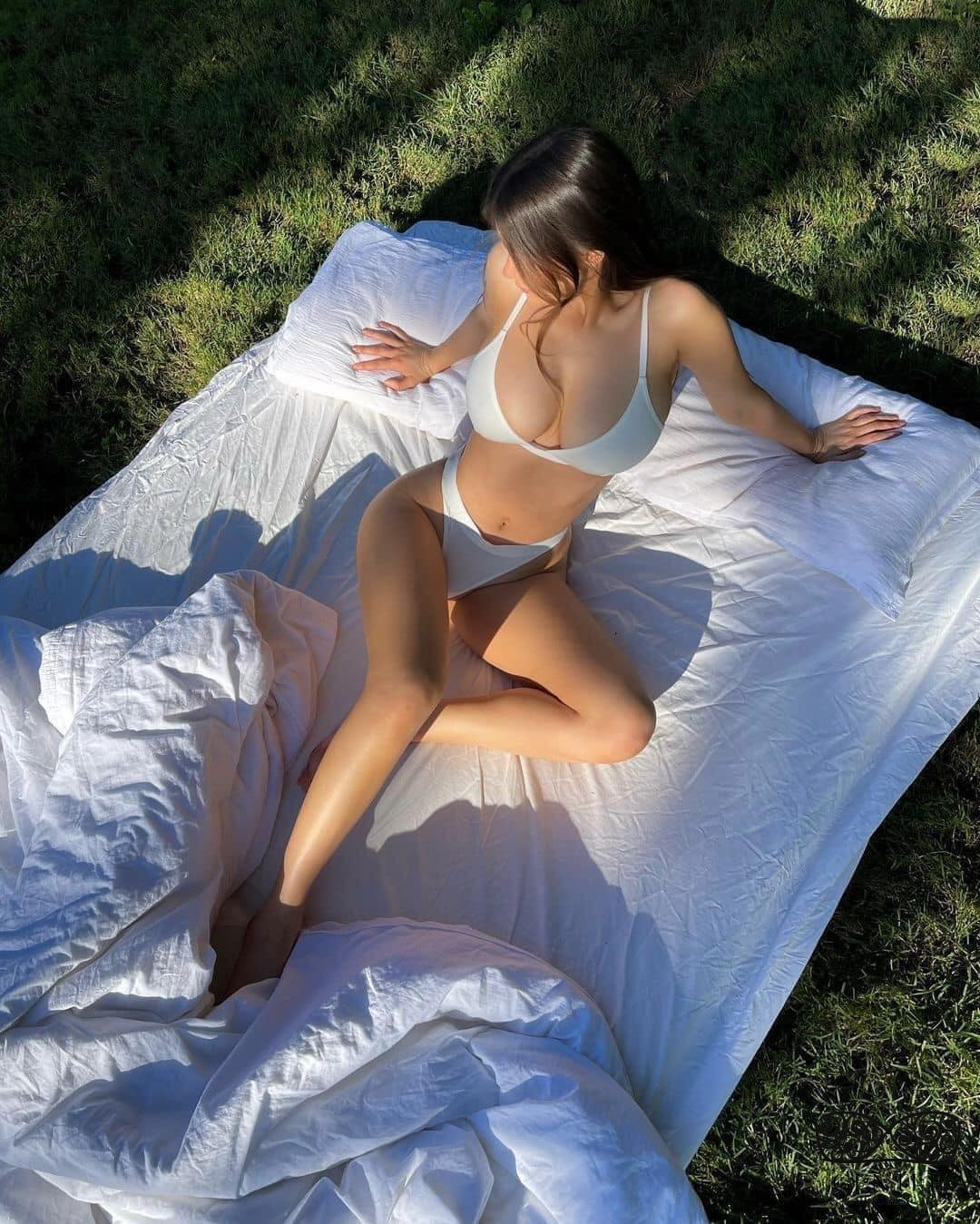 gái xinh châu âu bikini