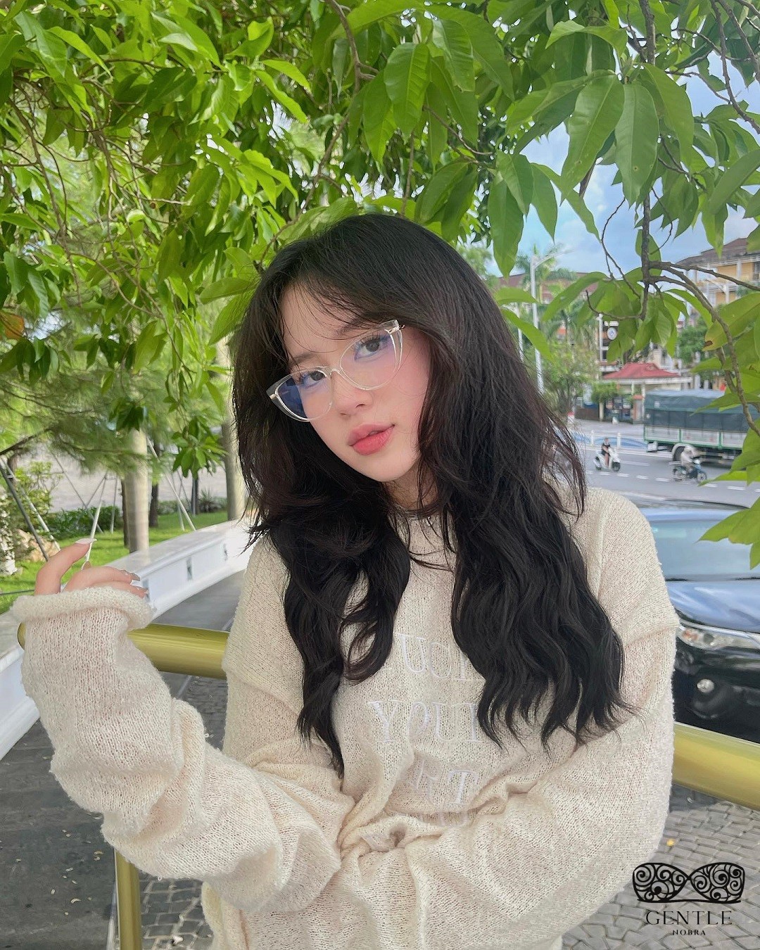 hình ảnh gái xinh cute đeo kính