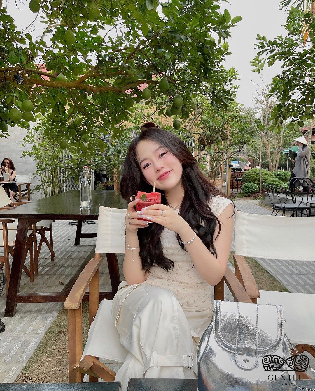 gái xinh cute ảnh ngồi3