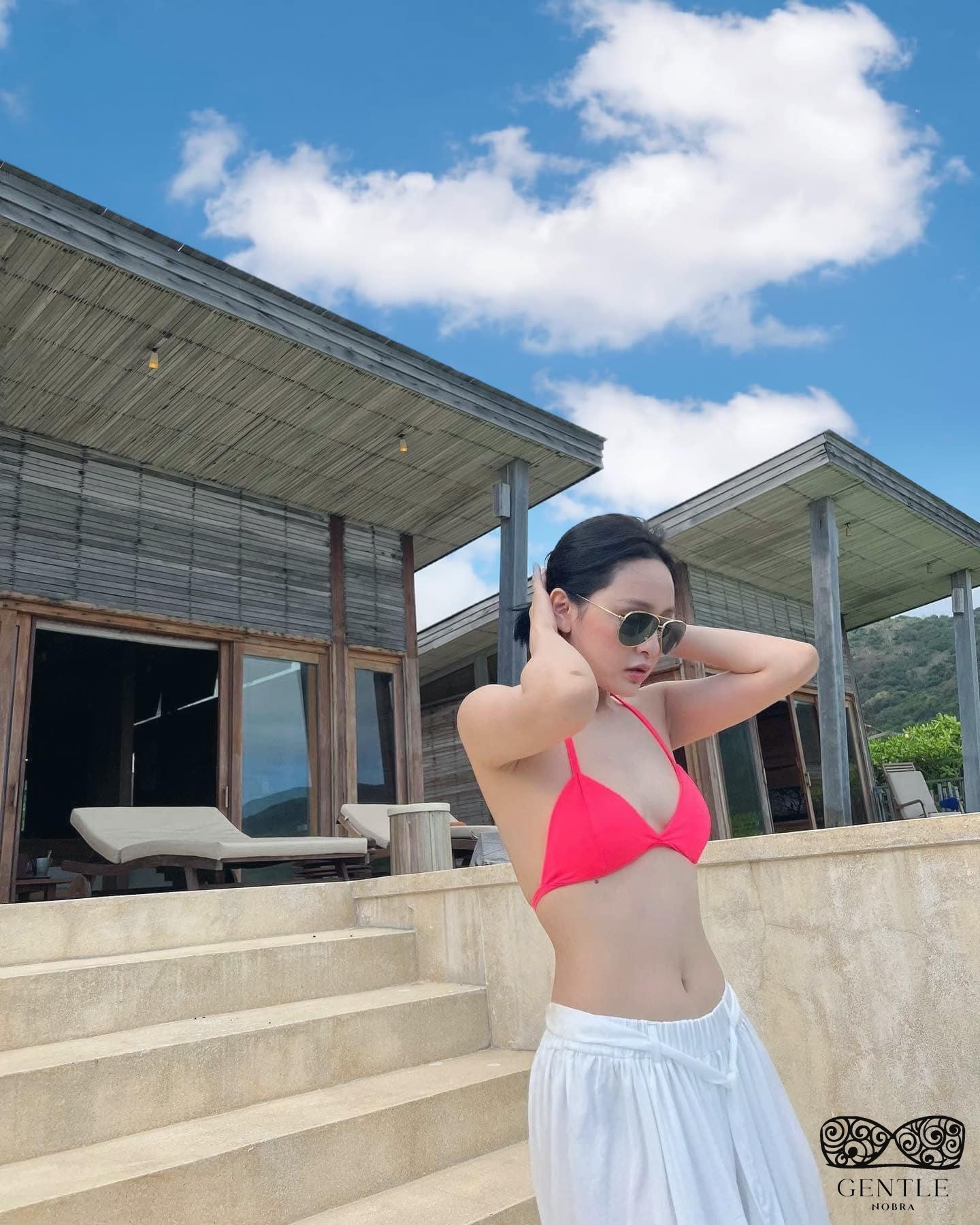 Tổng hợp 50+ ảnh ca sĩ Hiền Hồ bikini 1 mảnh sexy, gợi cảm nhất 12 ảnh hiền hồ bikini sexy 5