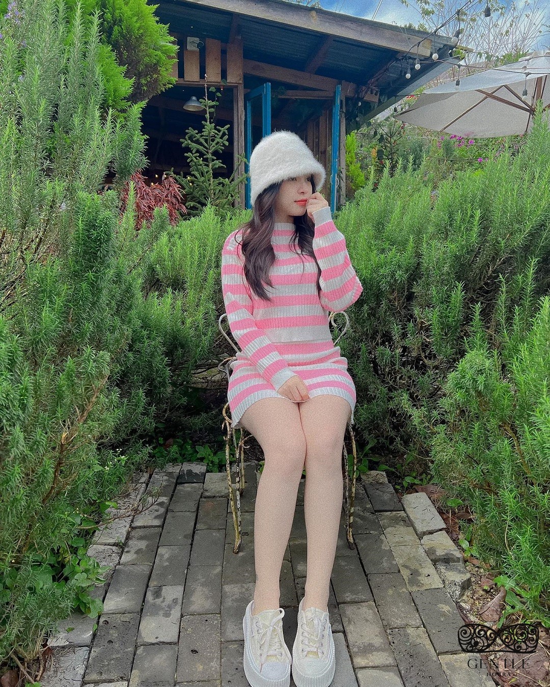 gái xinh cute ảnh ngồi 5