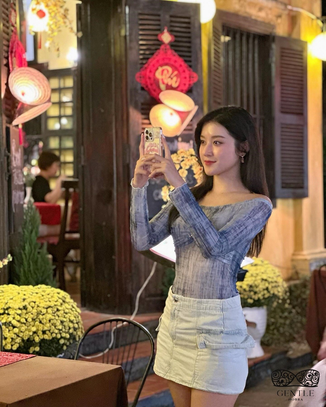 88+ Ảnh Á Hậu Huyền My Bikini Xẻ Sâu Khoe Dáng Hiếm Thấy 77 ảnh Huyền My đi cafe 3