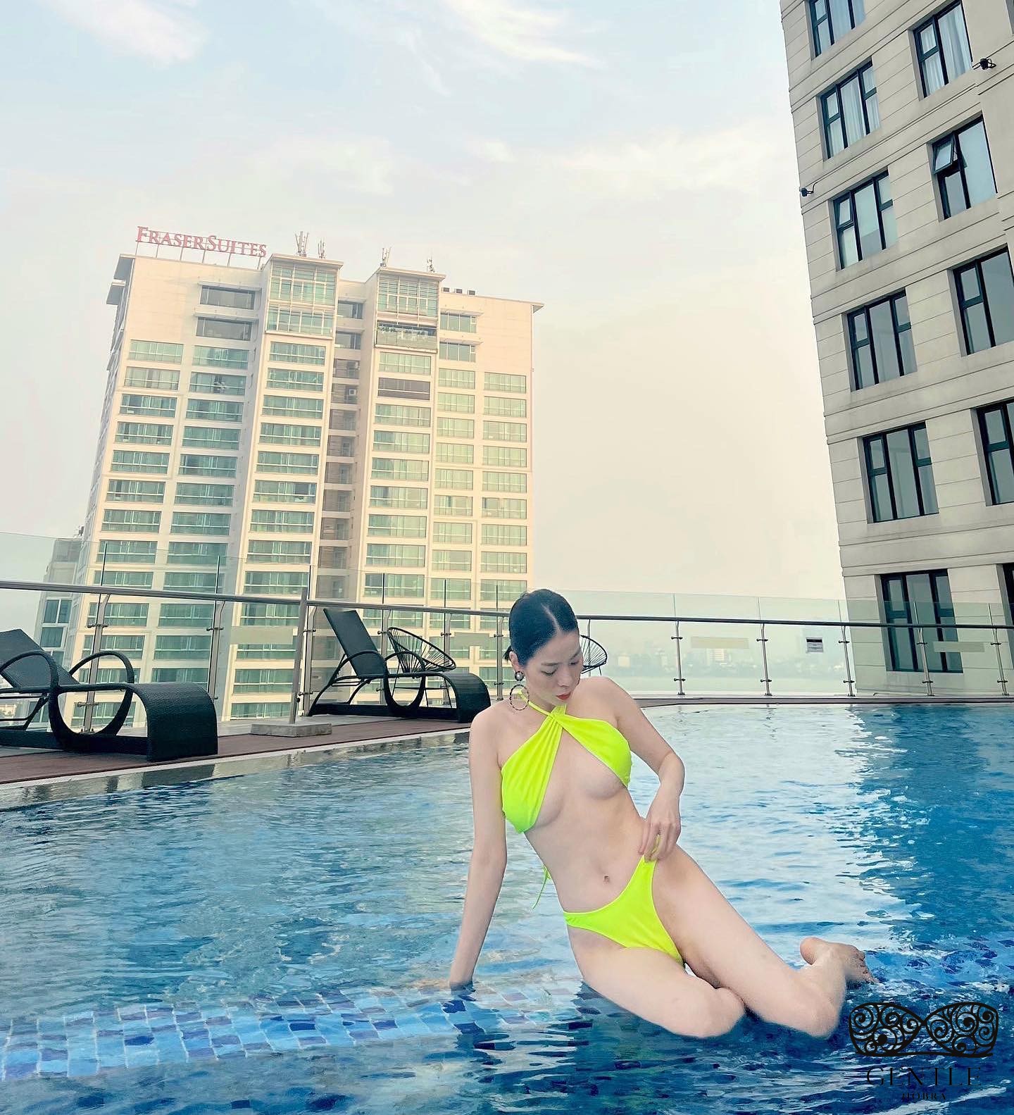 lệ quyên mặc bikini 4