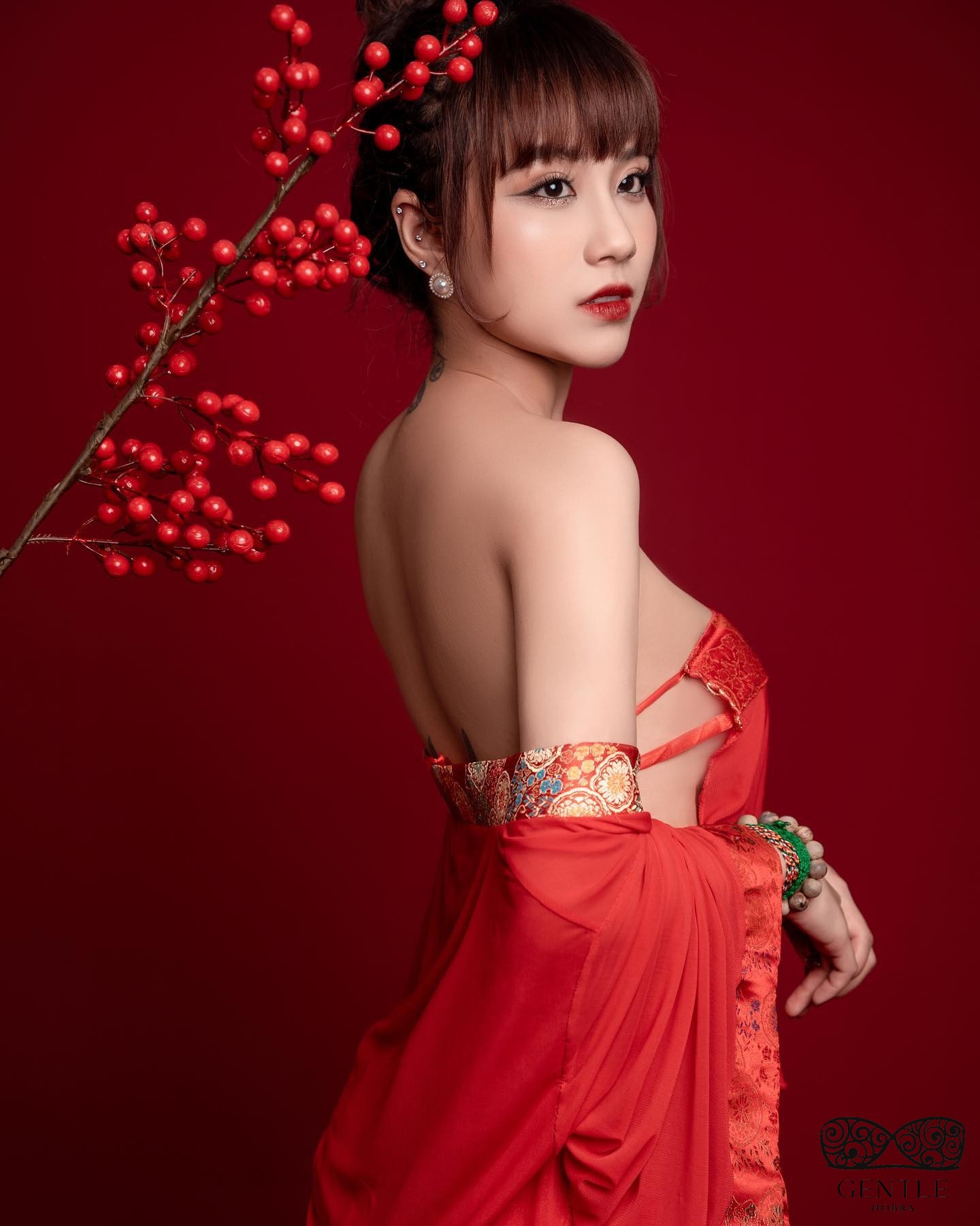 bikini trong suot linh miu