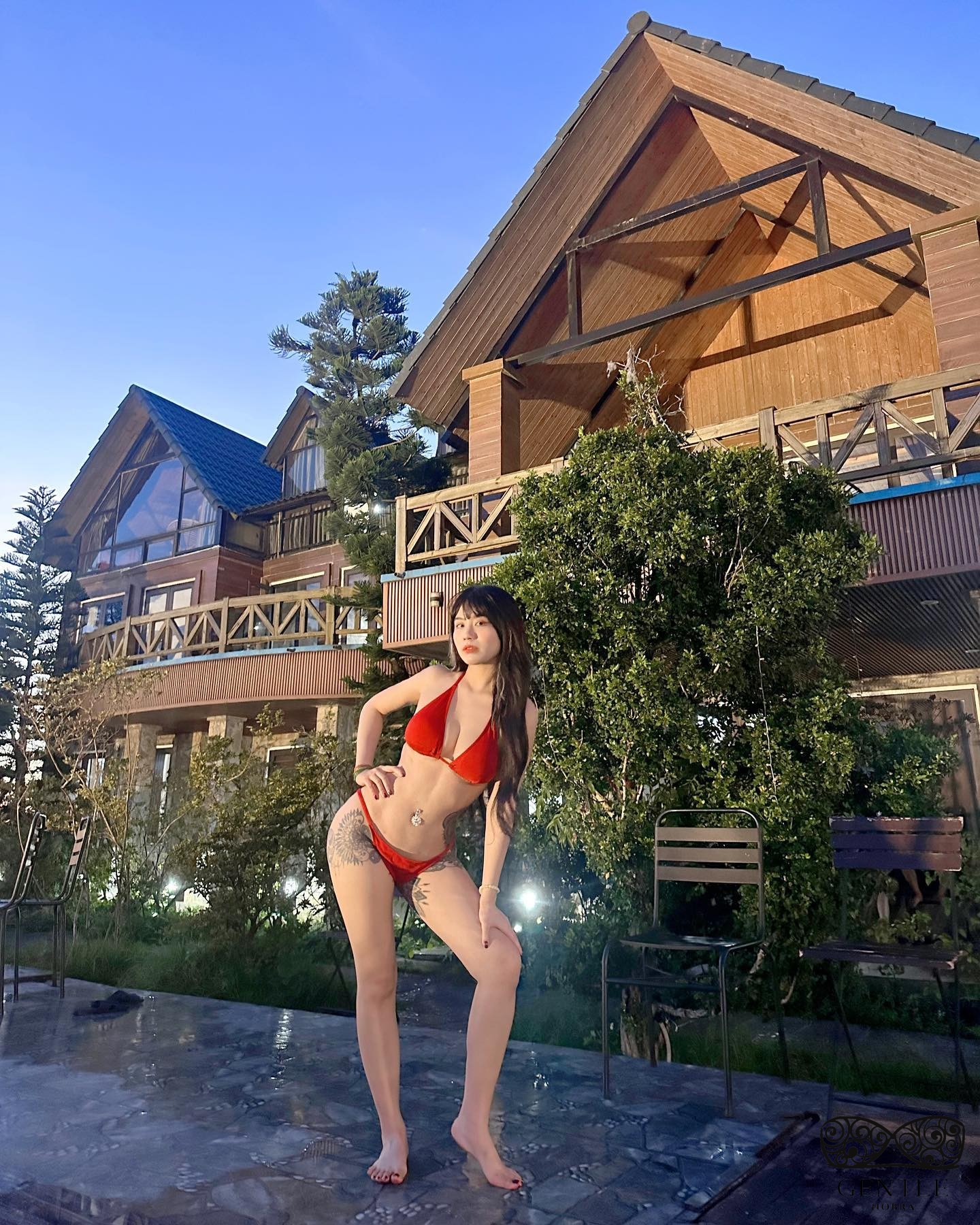 linh miu mặc bikini