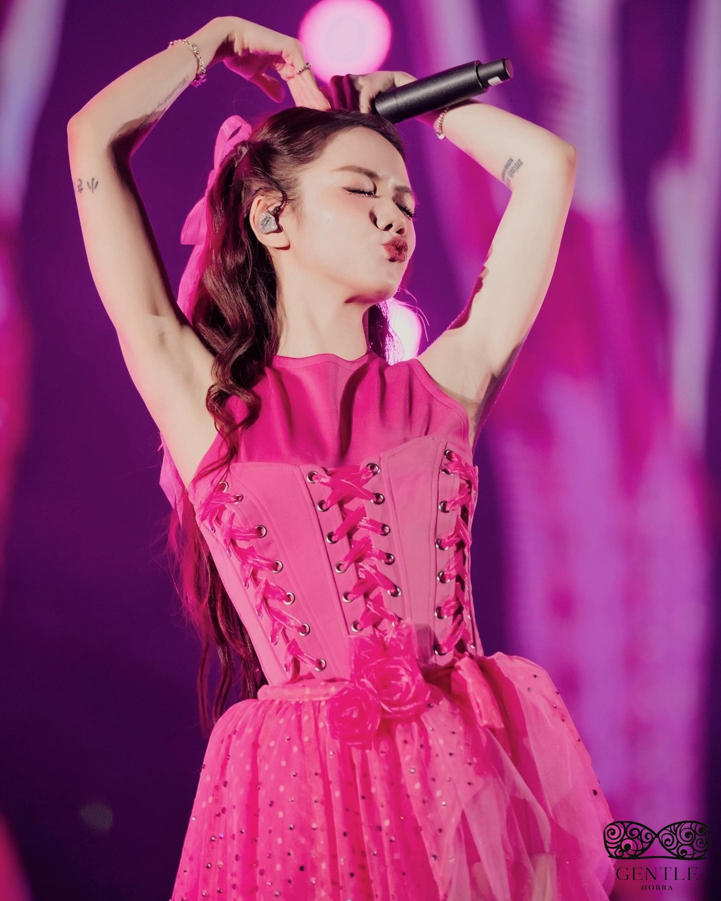 Top 66+ Ảnh Ca Sĩ Phương Ly Bikini 2 Mảnh Sexy Cực Cháy 4 ảnh phương ly sexy trên sân khấu 5