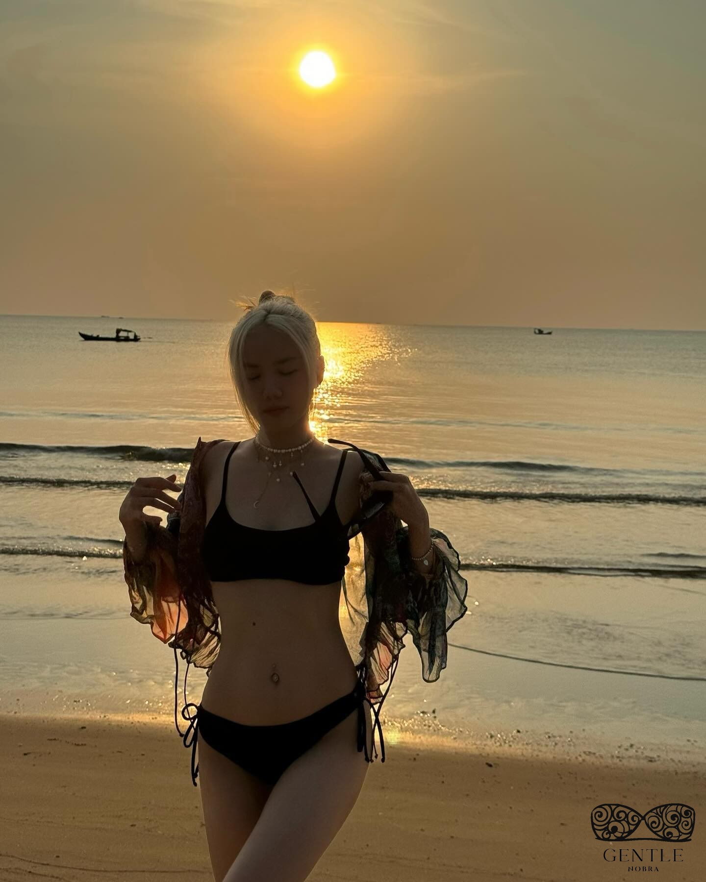 Top 66+ Ảnh Ca Sĩ Phương Ly Bikini 2 Mảnh Sexy Cực Cháy 49 ảnh phương ly bikini 2