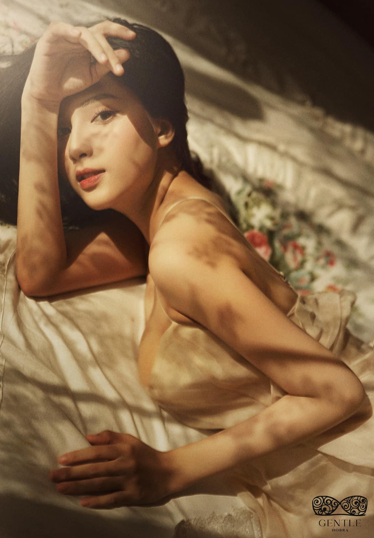 ảnh thiên an với vòng 1 gợi cảm 3